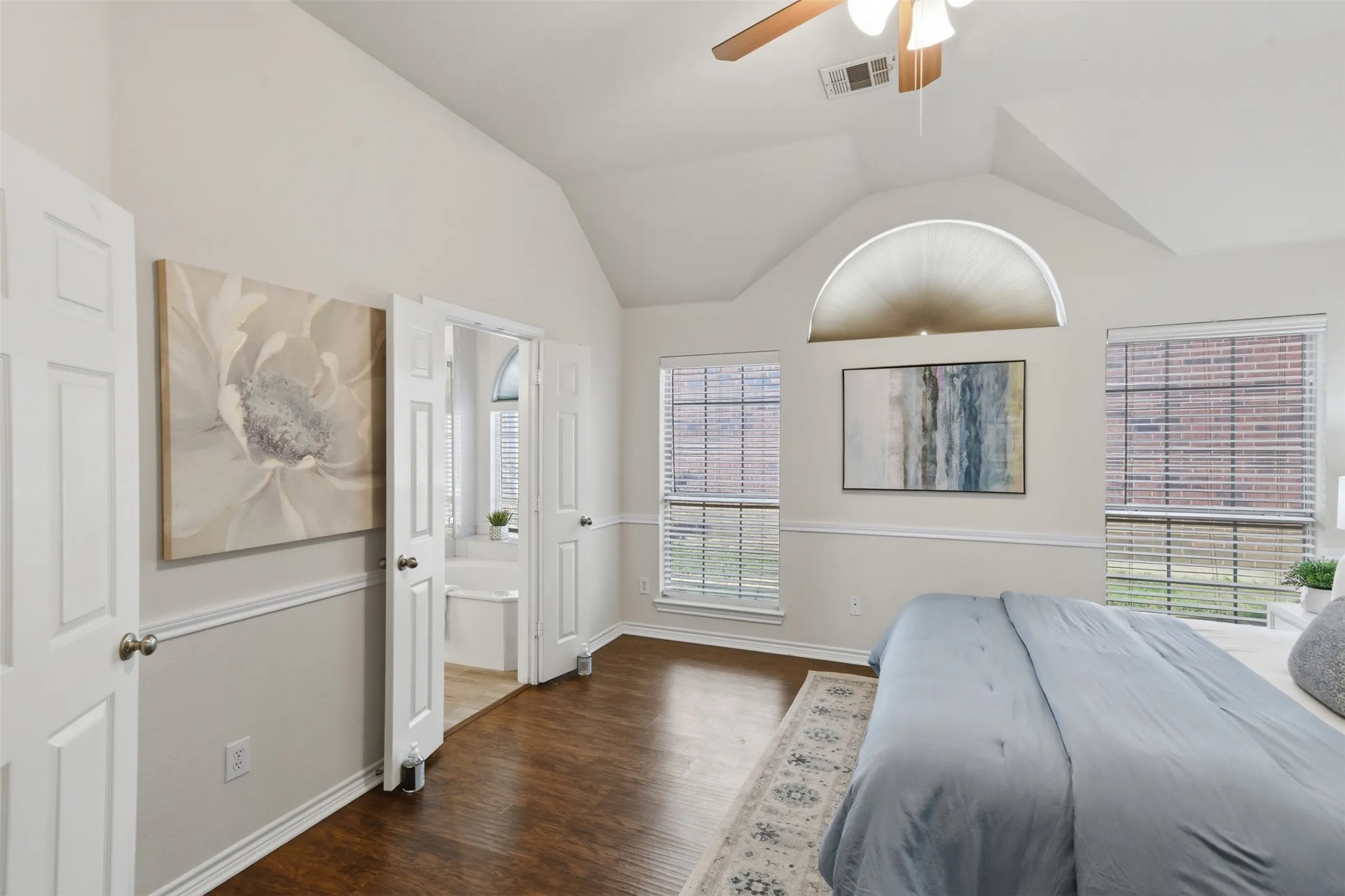 Single Family Residence For Sale in Denton County , 416 Kyle Lane, Lewisville, Texas 75067, 3 Bedroom, 2 Bathroom, 2 Garage spaces, 1,931 Sqft, built in 2000, mls#21401461, Real Estate Agent in Lewisville, Homes For Sale in Denton county, Homes For Sale in Lewisville, Realtor in Lewisville Texas, Real Estate Brokerage Independent Realty Texas, Luminita Cordes Realtor