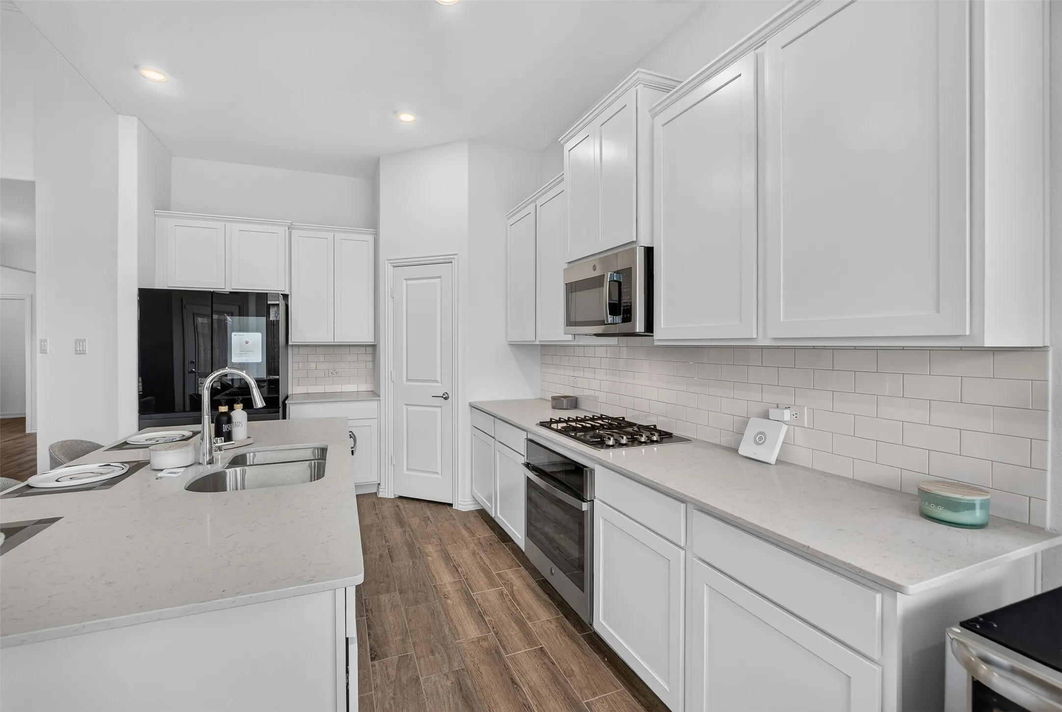 Single Family Residence For Sale in Collin County , 301 Red Cedar Drive, Princeton, Texas 75407, 4 Bedroom, 4 Bathroom, 2 Garage spaces, 3,464 Sqft, built in 2022, mls#21371365, Real Estate Agent in Princeton, Homes For Sale in Collin county, Homes For Sale in Princeton, Realtor in Princeton Texas, Real Estate Brokerage Independent Realty Texas, Luminita Cordes Realtor