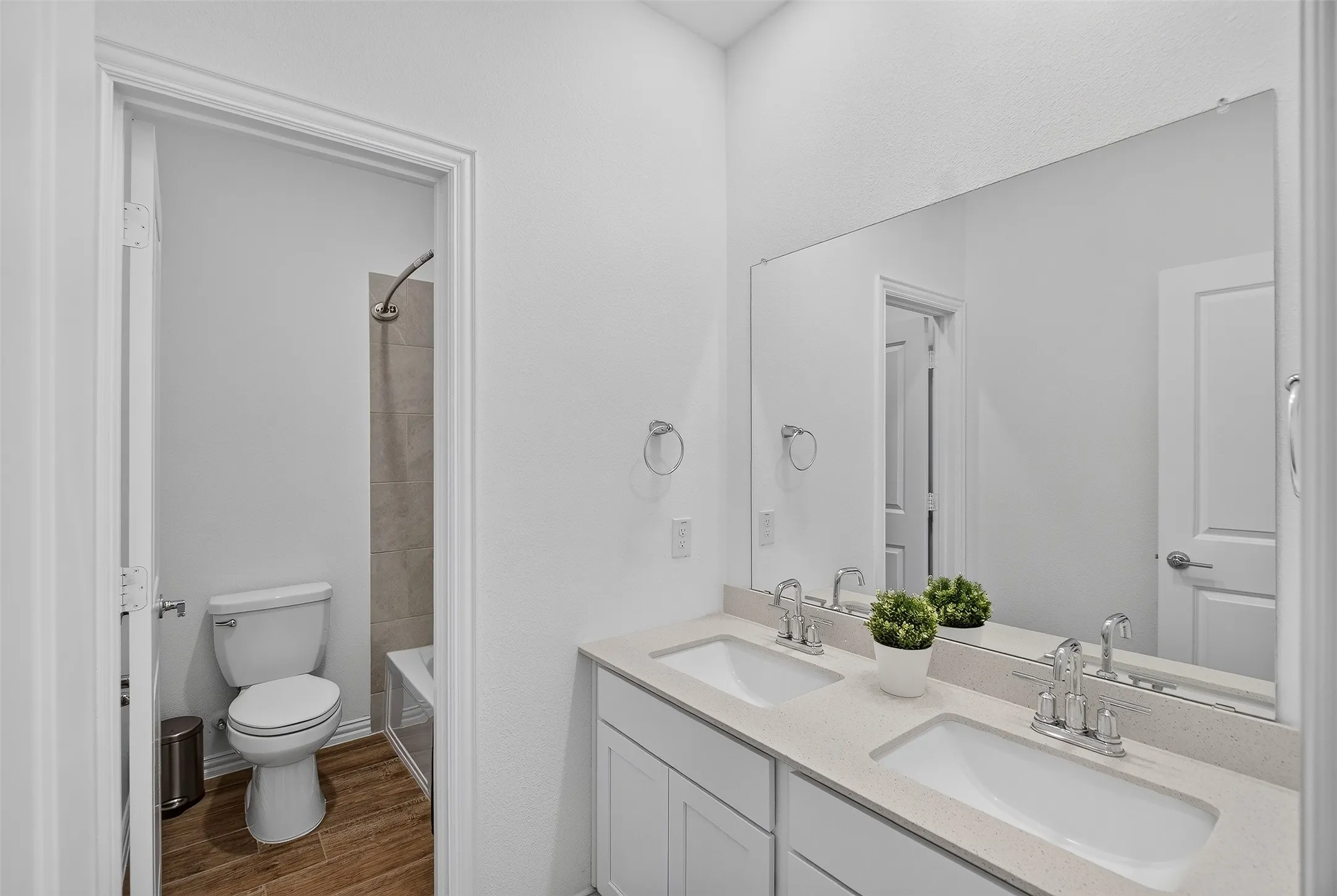 Single Family Residence For Sale in Collin County , 301 Red Cedar Drive, Princeton, Texas 75407, 4 Bedroom, 4 Bathroom, 2 Garage spaces, 3,464 Sqft, built in 2022, mls#21371365, Real Estate Agent in Princeton, Homes For Sale in Collin county, Homes For Sale in Princeton, Realtor in Princeton Texas, Real Estate Brokerage Independent Realty Texas, Luminita Cordes Realtor