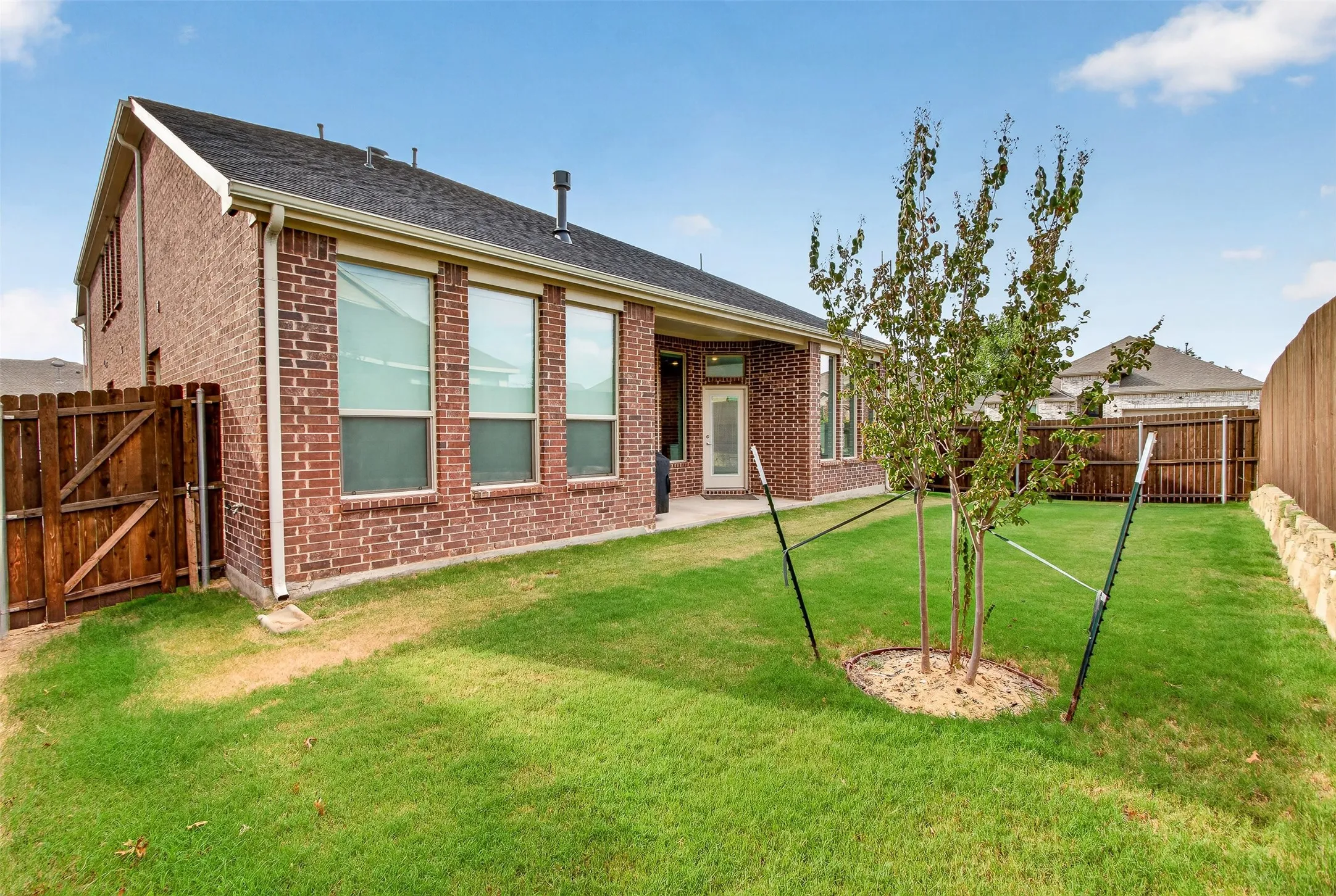 Single Family Residence For Sale in Collin County , 301 Red Cedar Drive, Princeton, Texas 75407, 4 Bedroom, 4 Bathroom, 2 Garage spaces, 3,464 Sqft, built in 2022, mls#21371365, Real Estate Agent in Princeton, Homes For Sale in Collin county, Homes For Sale in Princeton, Realtor in Princeton Texas, Real Estate Brokerage Independent Realty Texas, Luminita Cordes Realtor