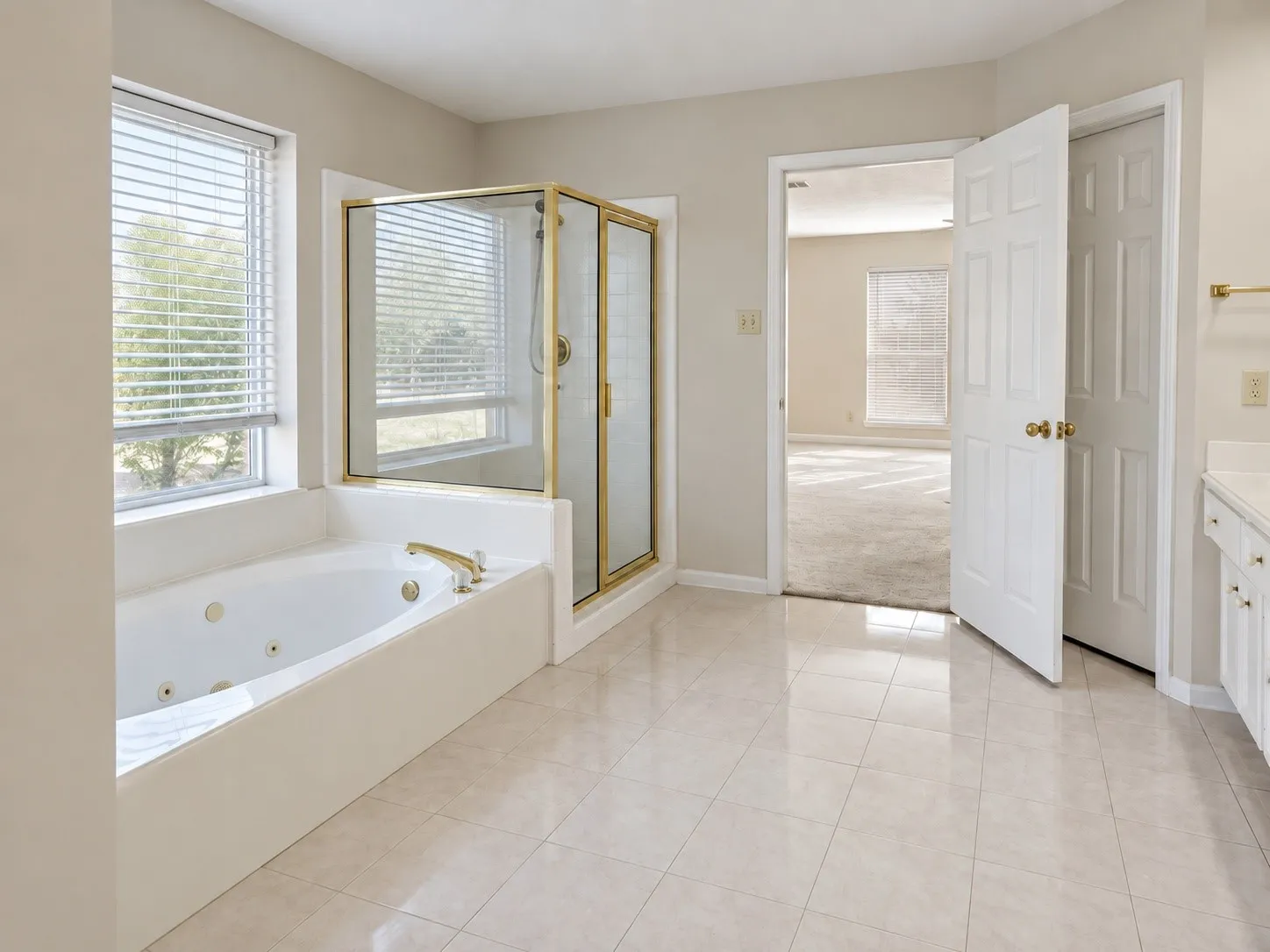 Single Family Residence For Sale in Dallas County , 2417 Fulton Drive, Garland, Texas 75044, 4 Bedroom, 3 Bathroom, 2 Garage spaces, 3,390 Sqft, built in 1987, mls#21401627, Real Estate Agent in Garland, Homes For Sale in Dallas county, Homes For Sale in Garland, Realtor in Garland Texas, Real Estate Brokerage Independent Realty Texas, Luminita Cordes Realtor