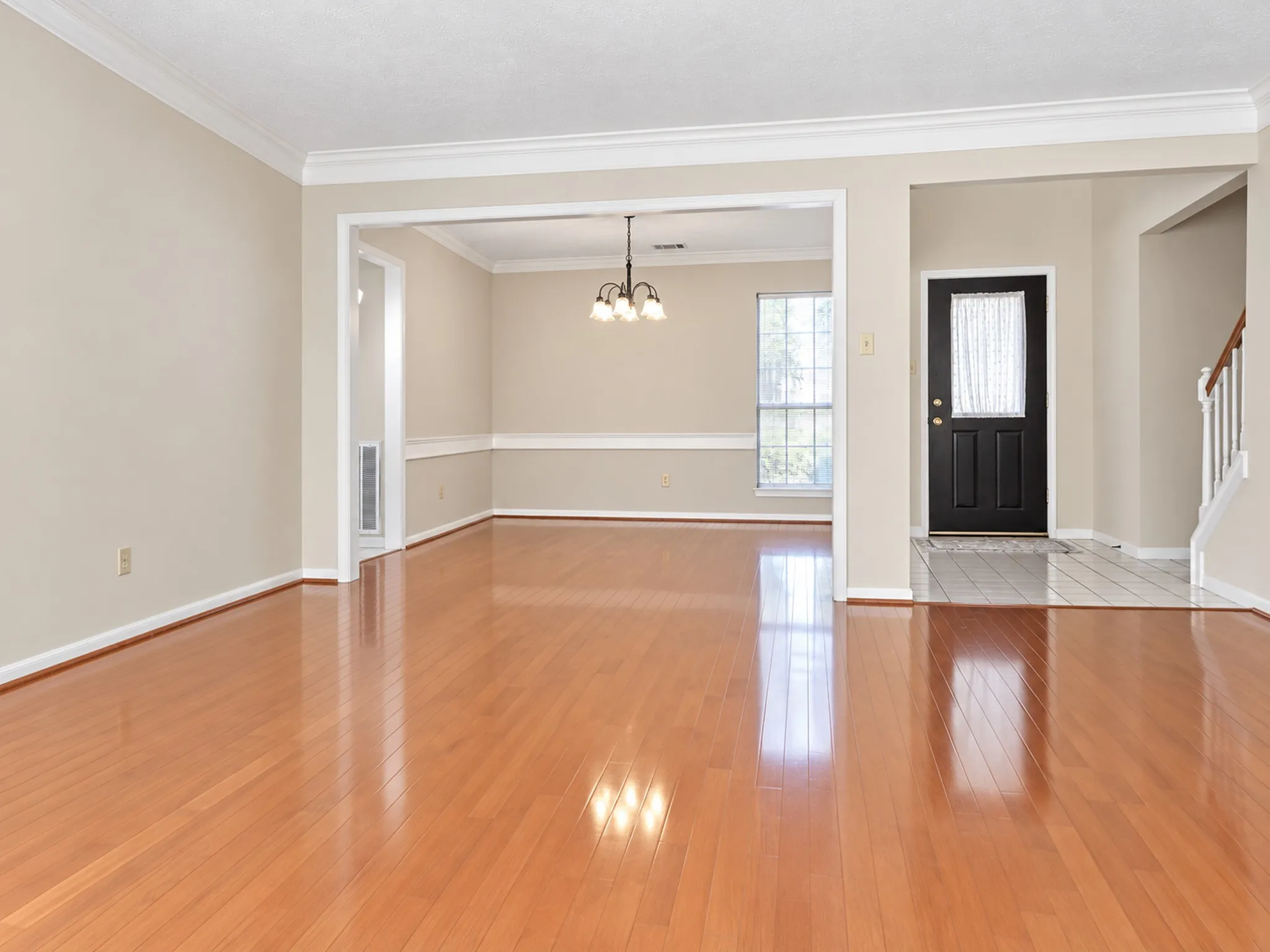 Single Family Residence For Sale in Dallas County , 2417 Fulton Drive, Garland, Texas 75044, 4 Bedroom, 3 Bathroom, 2 Garage spaces, 3,390 Sqft, built in 1987, mls#21401627, Real Estate Agent in Garland, Homes For Sale in Dallas county, Homes For Sale in Garland, Realtor in Garland Texas, Real Estate Brokerage Independent Realty Texas, Luminita Cordes Realtor