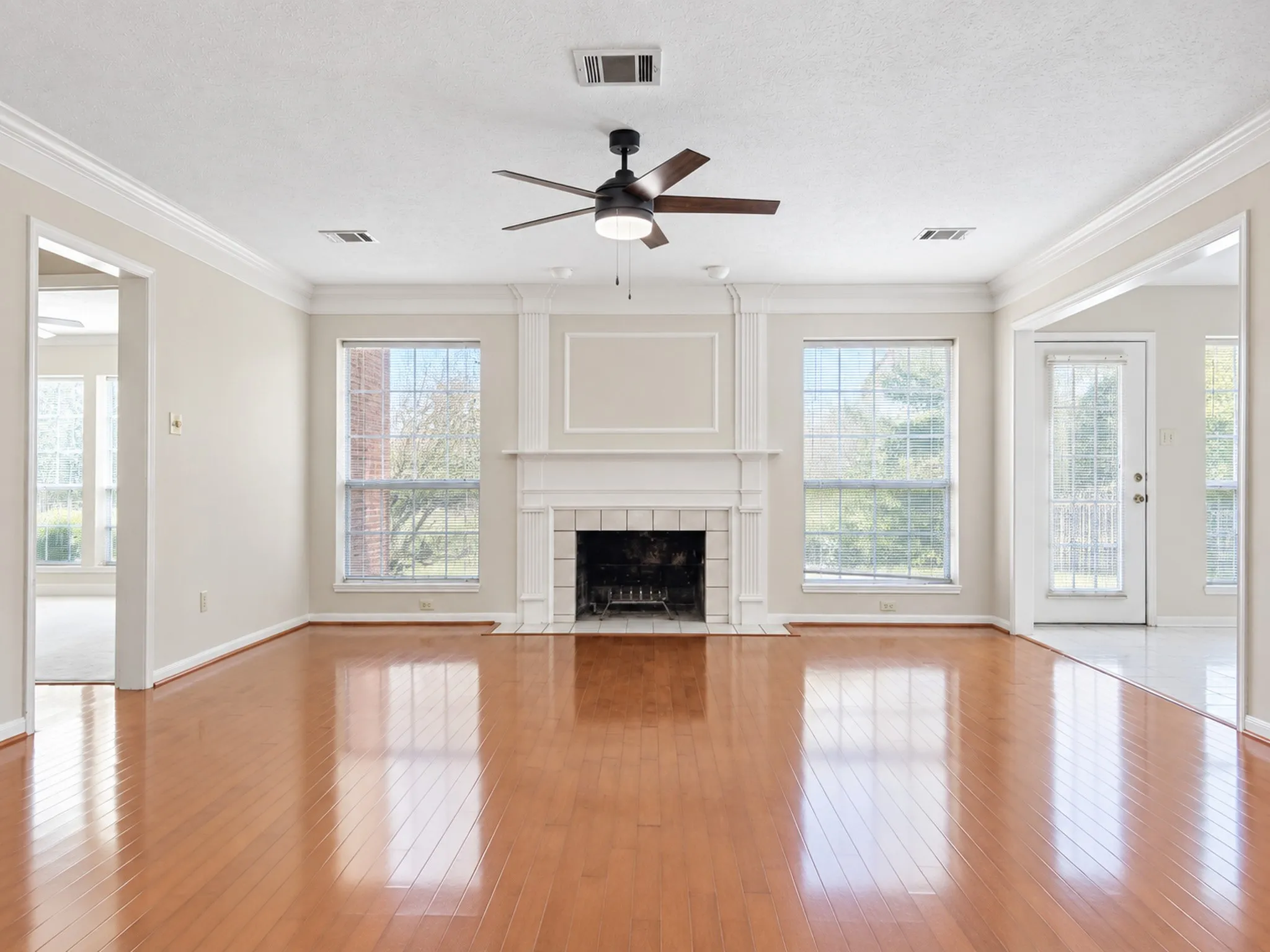 Single Family Residence For Sale in Dallas County , 2417 Fulton Drive, Garland, Texas 75044, 4 Bedroom, 3 Bathroom, 2 Garage spaces, 3,390 Sqft, built in 1987, mls#21401627, Real Estate Agent in Garland, Homes For Sale in Dallas county, Homes For Sale in Garland, Realtor in Garland Texas, Real Estate Brokerage Independent Realty Texas, Luminita Cordes Realtor