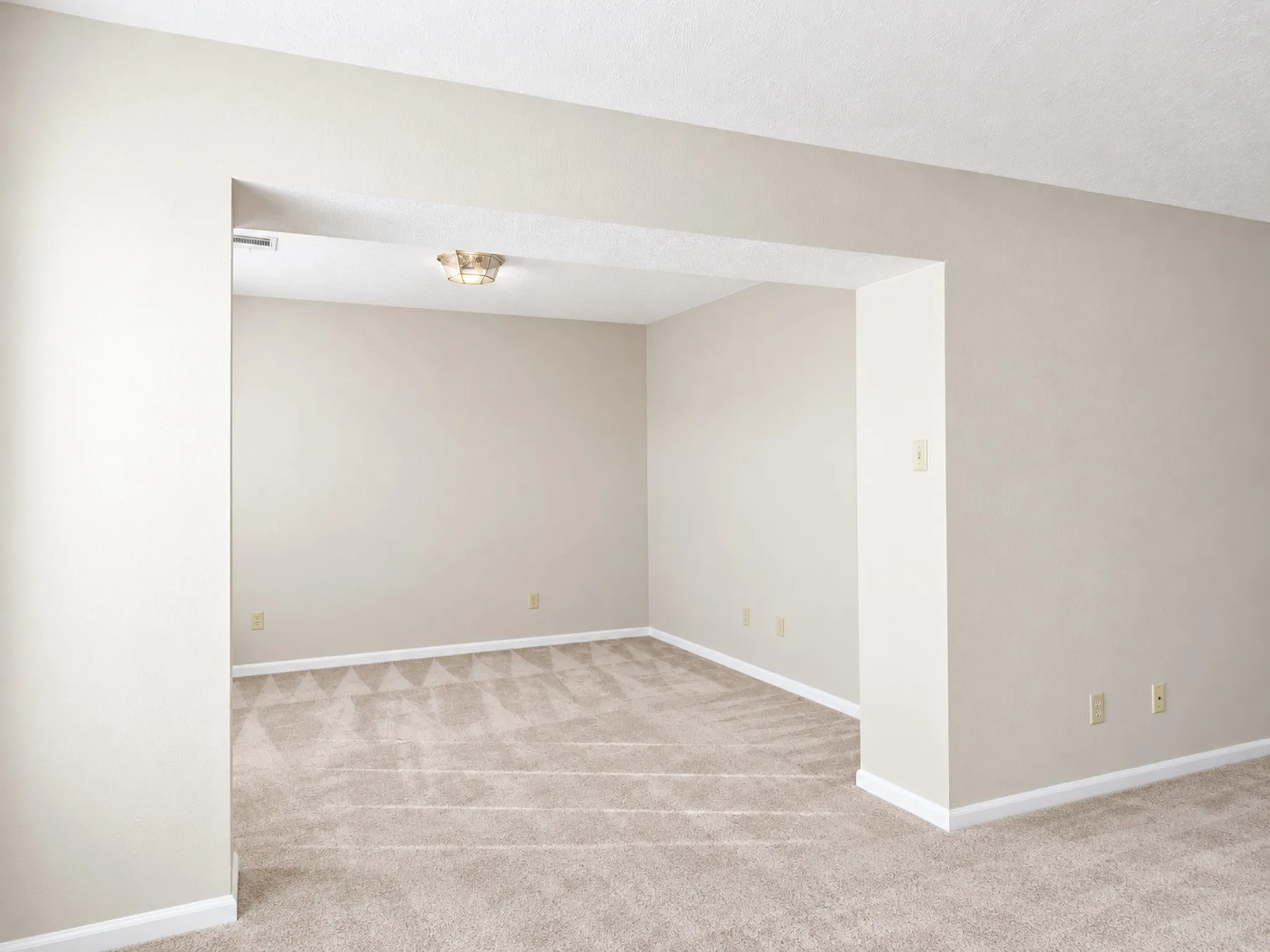 Single Family Residence For Sale in Dallas County , 2417 Fulton Drive, Garland, Texas 75044, 4 Bedroom, 3 Bathroom, 2 Garage spaces, 3,390 Sqft, built in 1987, mls#21401627, Real Estate Agent in Garland, Homes For Sale in Dallas county, Homes For Sale in Garland, Realtor in Garland Texas, Real Estate Brokerage Independent Realty Texas, Luminita Cordes Realtor