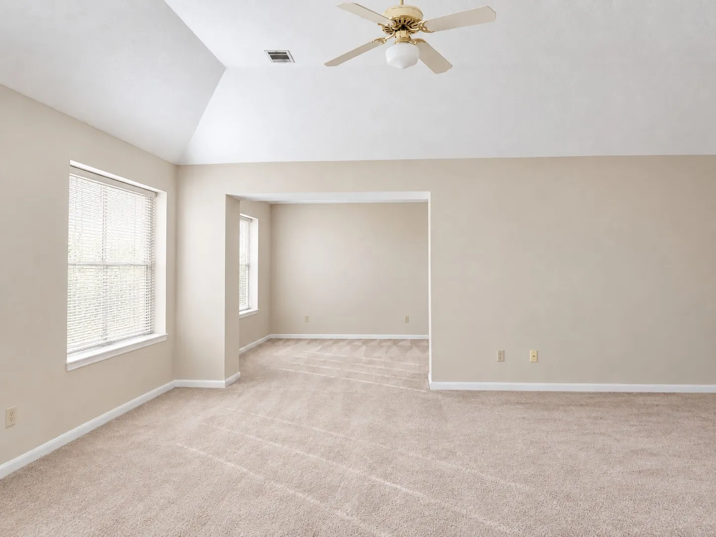Single Family Residence For Sale in Dallas County , 2417 Fulton Drive, Garland, Texas 75044, 4 Bedroom, 3 Bathroom, 2 Garage spaces, 3,390 Sqft, built in 1987, mls#21401627, Real Estate Agent in Garland, Homes For Sale in Dallas county, Homes For Sale in Garland, Realtor in Garland Texas, Real Estate Brokerage Independent Realty Texas, Luminita Cordes Realtor