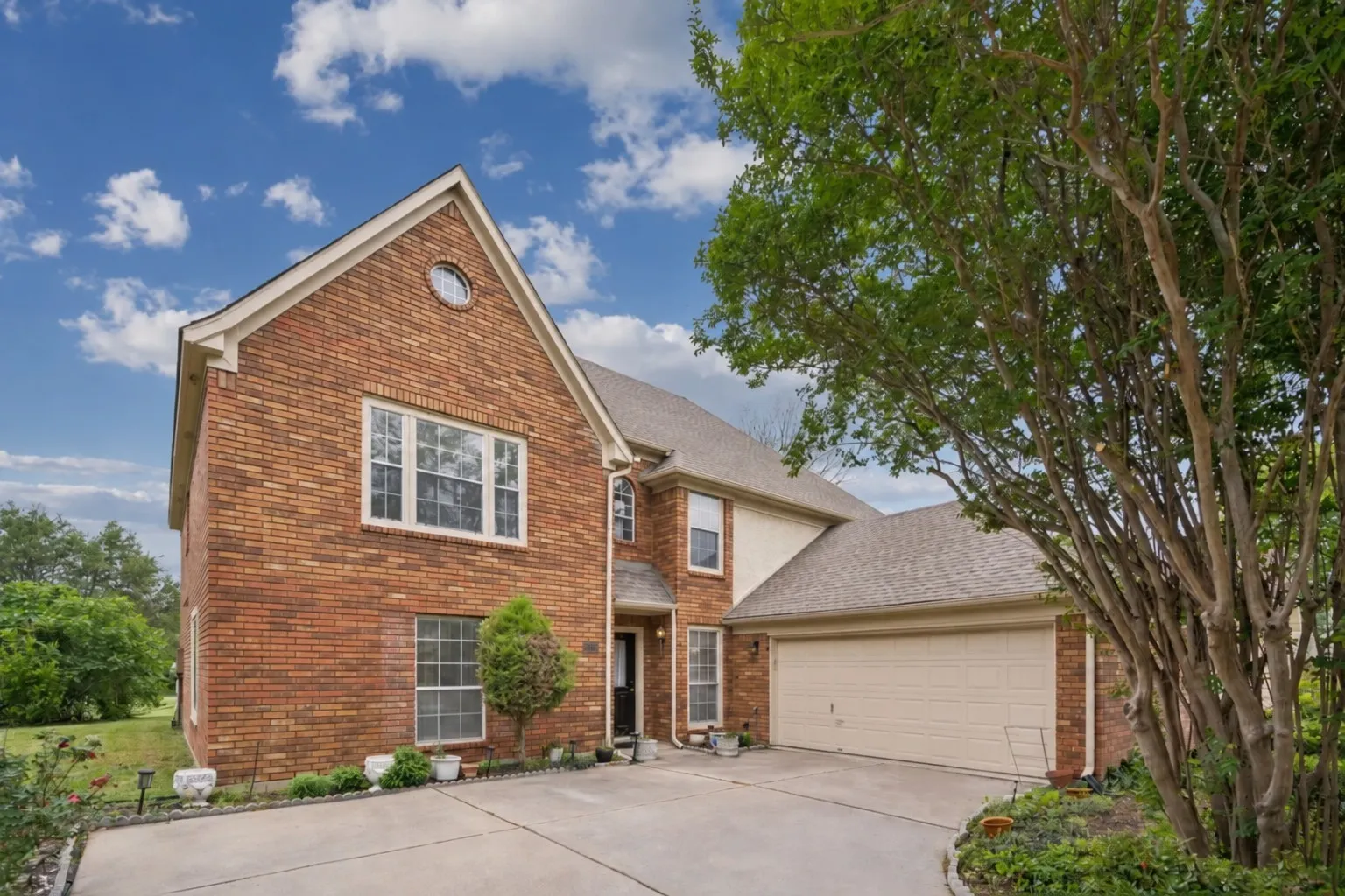 Single Family Residence For Sale in Dallas County , 2417 Fulton Drive, Garland, Texas 75044, 4 Bedroom, 3 Bathroom, 2 Garage spaces, 3,390 Sqft, built in 1987, mls#21401627, Real Estate Agent in Garland, Homes For Sale in Dallas county, Homes For Sale in Garland, Realtor in Garland Texas, Real Estate Brokerage Independent Realty Texas, Luminita Cordes Realtor