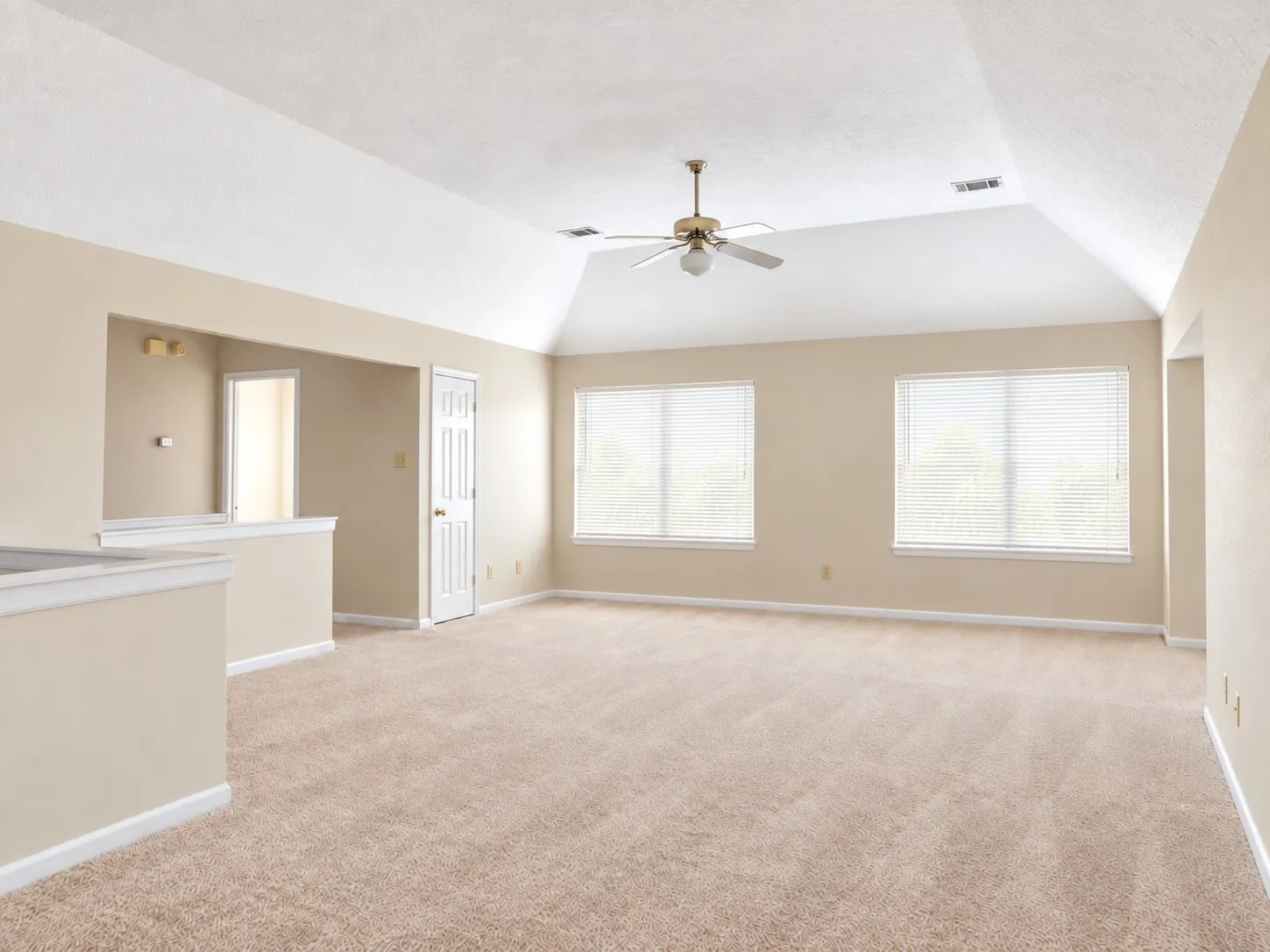 Single Family Residence For Sale in Dallas County , 2417 Fulton Drive, Garland, Texas 75044, 4 Bedroom, 3 Bathroom, 2 Garage spaces, 3,390 Sqft, built in 1987, mls#21401627, Real Estate Agent in Garland, Homes For Sale in Dallas county, Homes For Sale in Garland, Realtor in Garland Texas, Real Estate Brokerage Independent Realty Texas, Luminita Cordes Realtor