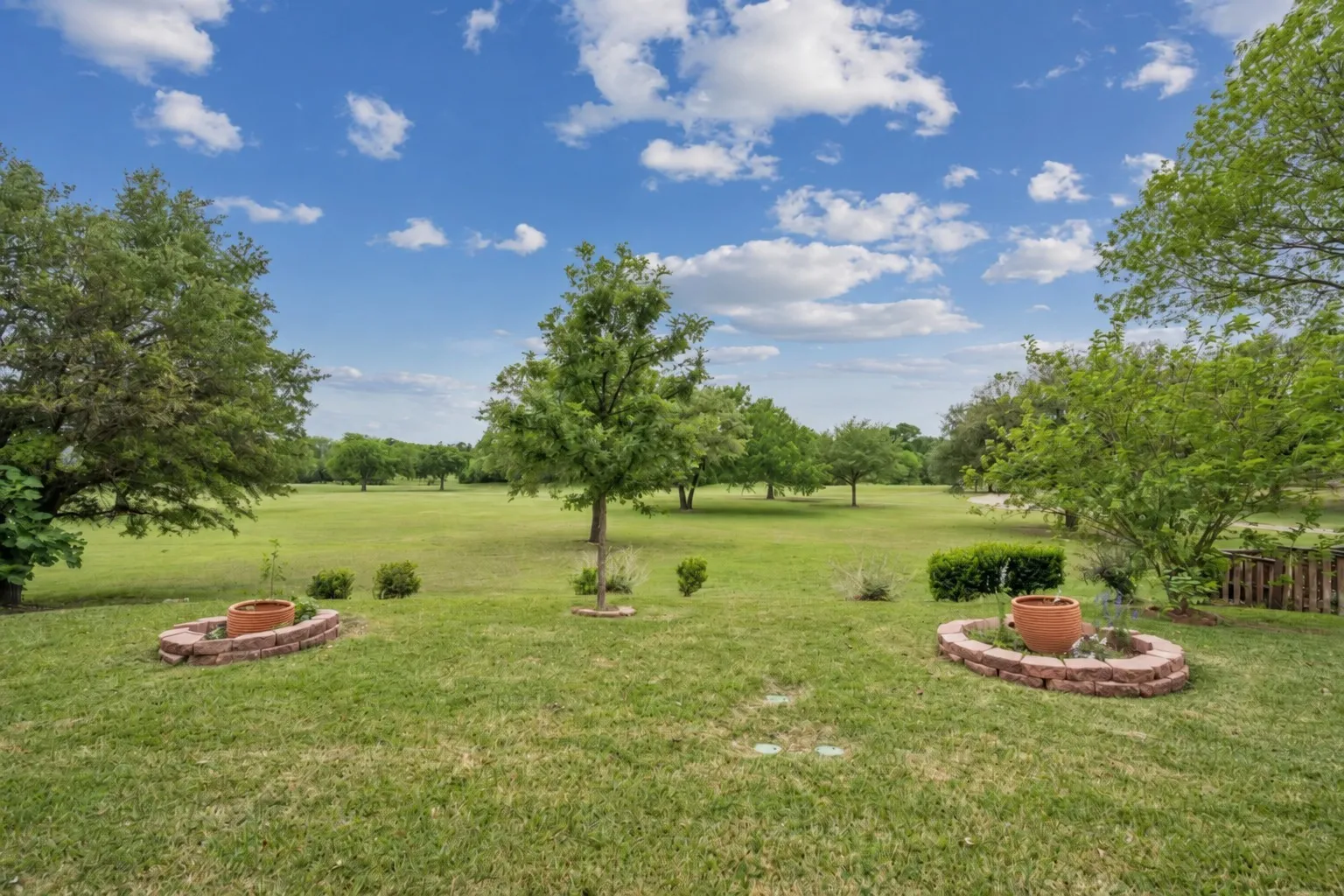 Single Family Residence For Sale in Dallas County , 2417 Fulton Drive, Garland, Texas 75044, 4 Bedroom, 3 Bathroom, 2 Garage spaces, 3,390 Sqft, built in 1987, mls#21401627, Real Estate Agent in Garland, Homes For Sale in Dallas county, Homes For Sale in Garland, Realtor in Garland Texas, Real Estate Brokerage Independent Realty Texas, Luminita Cordes Realtor