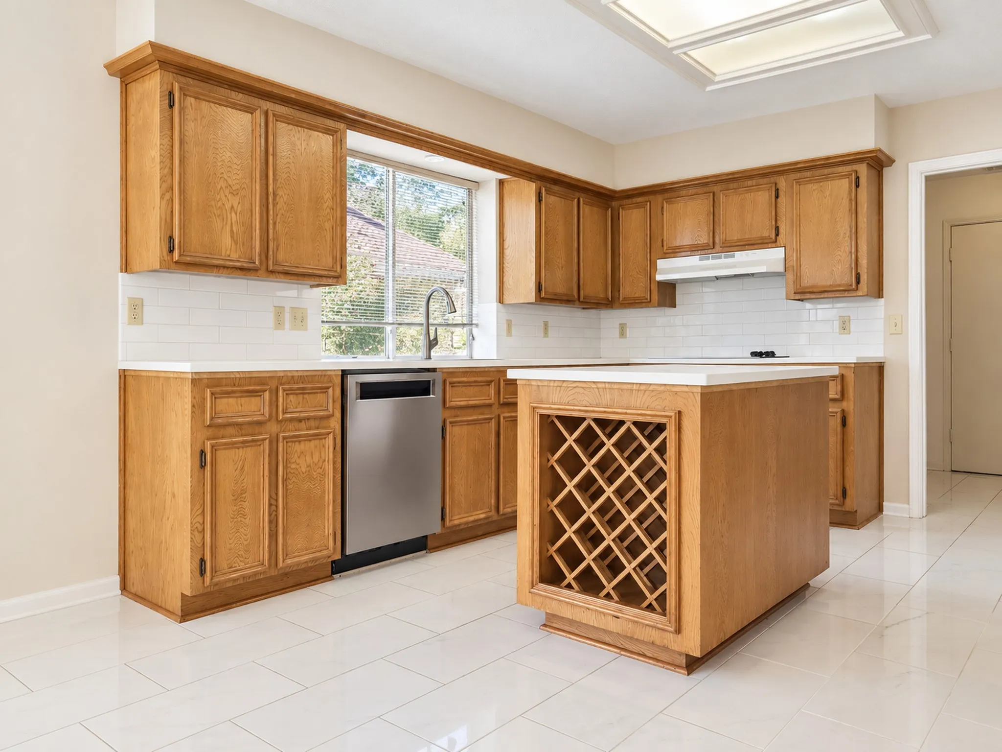 Single Family Residence For Sale in Dallas County , 2417 Fulton Drive, Garland, Texas 75044, 4 Bedroom, 3 Bathroom, 2 Garage spaces, 3,390 Sqft, built in 1987, mls#21401627, Real Estate Agent in Garland, Homes For Sale in Dallas county, Homes For Sale in Garland, Realtor in Garland Texas, Real Estate Brokerage Independent Realty Texas, Luminita Cordes Realtor