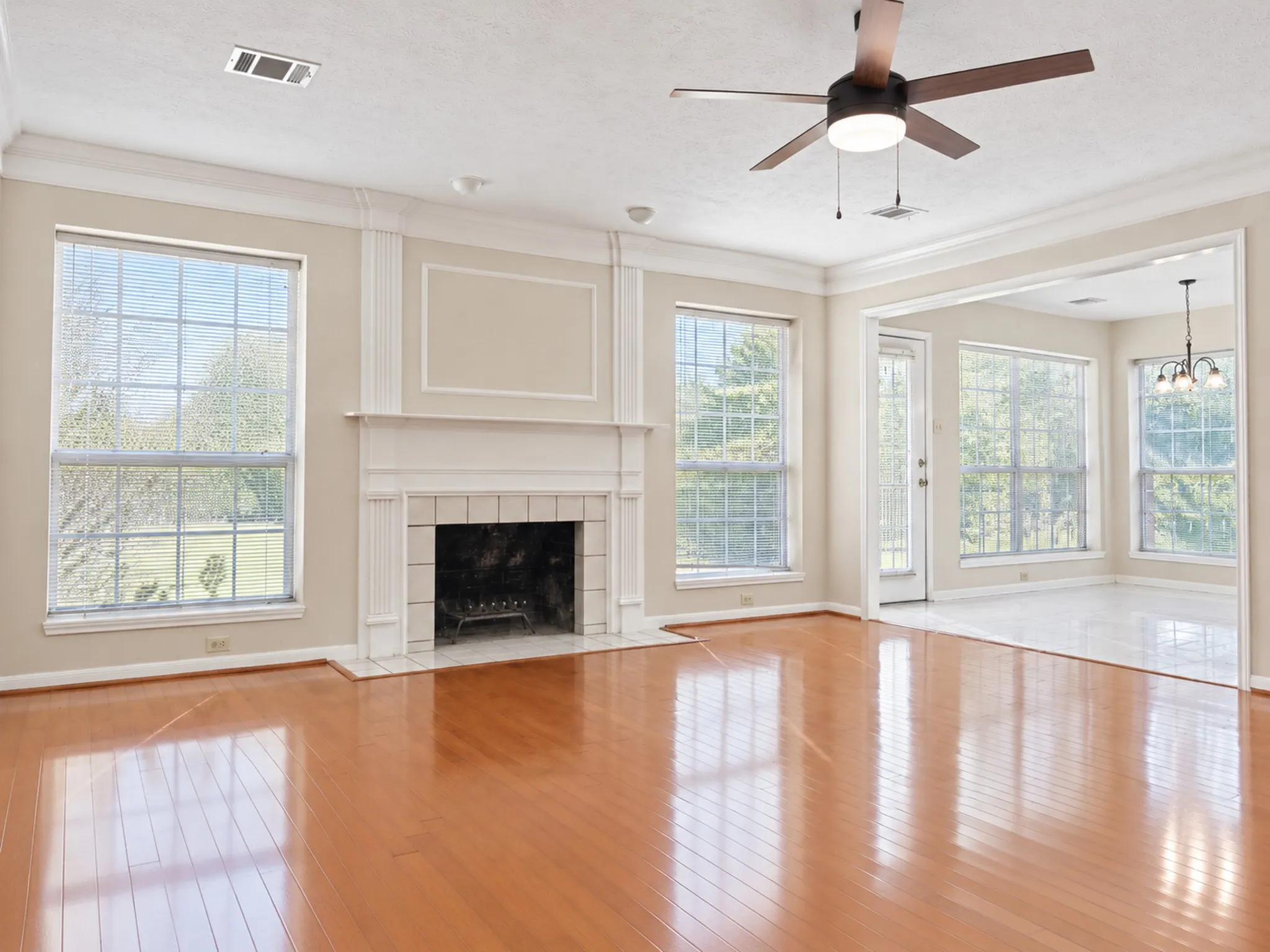 Single Family Residence For Sale in Dallas County , 2417 Fulton Drive, Garland, Texas 75044, 4 Bedroom, 3 Bathroom, 2 Garage spaces, 3,390 Sqft, built in 1987, mls#21401627, Real Estate Agent in Garland, Homes For Sale in Dallas county, Homes For Sale in Garland, Realtor in Garland Texas, Real Estate Brokerage Independent Realty Texas, Luminita Cordes Realtor