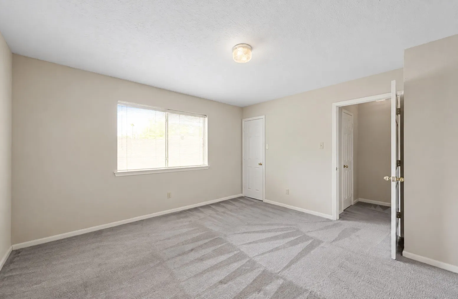Single Family Residence For Sale in Dallas County , 2417 Fulton Drive, Garland, Texas 75044, 4 Bedroom, 3 Bathroom, 2 Garage spaces, 3,390 Sqft, built in 1987, mls#21401627, Real Estate Agent in Garland, Homes For Sale in Dallas county, Homes For Sale in Garland, Realtor in Garland Texas, Real Estate Brokerage Independent Realty Texas, Luminita Cordes Realtor