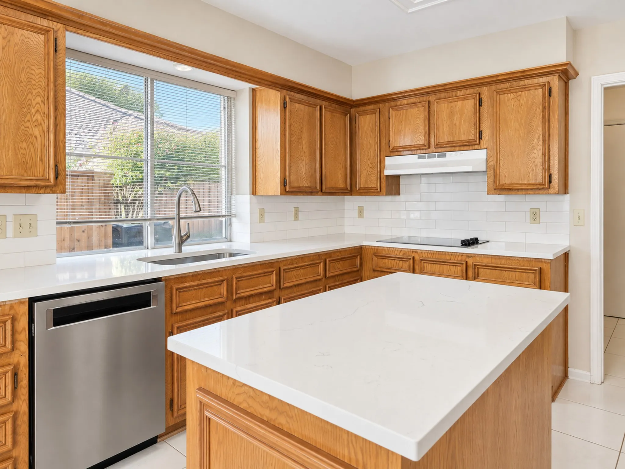 Single Family Residence For Sale in Dallas County , 2417 Fulton Drive, Garland, Texas 75044, 4 Bedroom, 3 Bathroom, 2 Garage spaces, 3,390 Sqft, built in 1987, mls#21401627, Real Estate Agent in Garland, Homes For Sale in Dallas county, Homes For Sale in Garland, Realtor in Garland Texas, Real Estate Brokerage Independent Realty Texas, Luminita Cordes Realtor