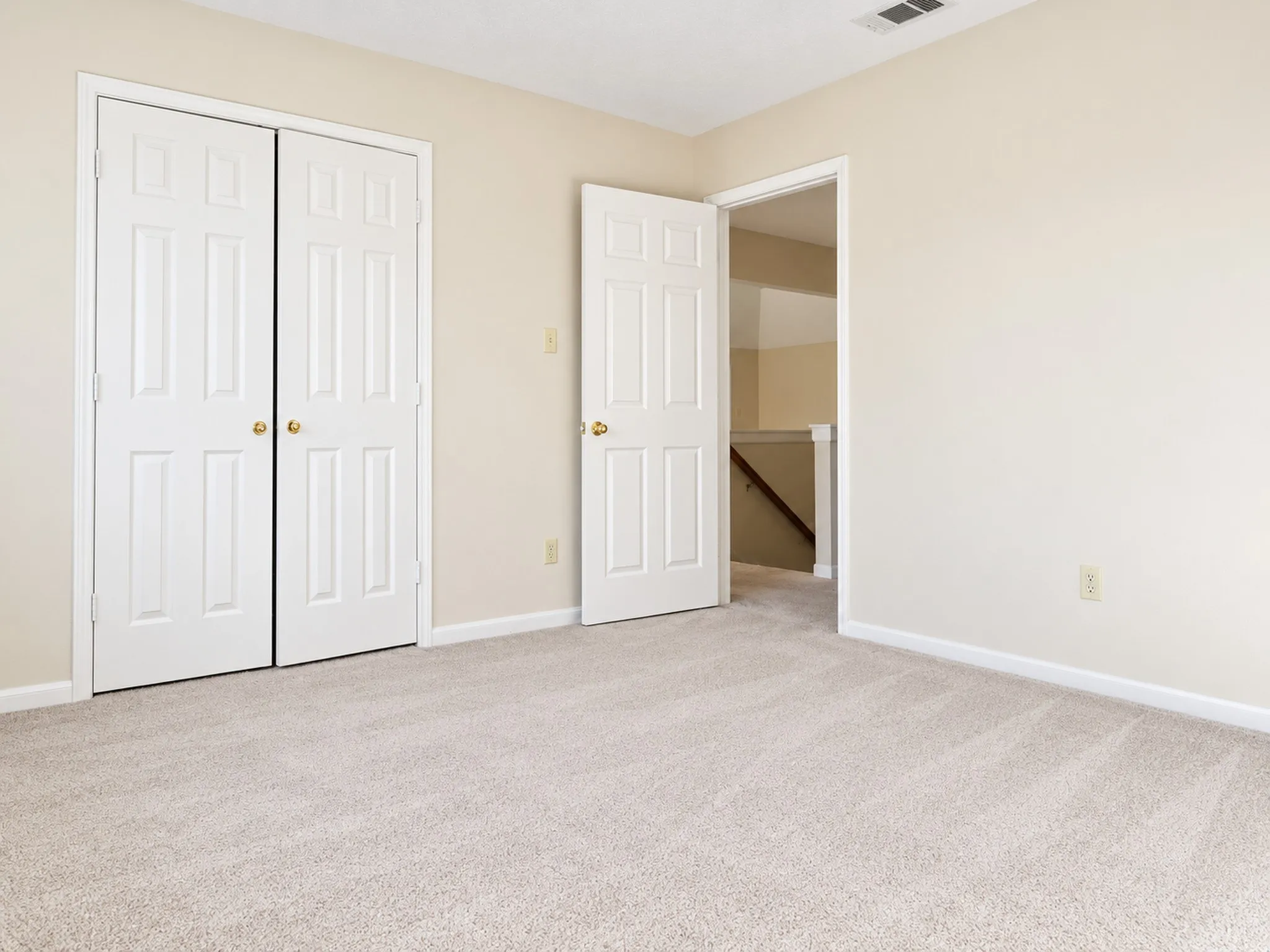 Single Family Residence For Sale in Dallas County , 2417 Fulton Drive, Garland, Texas 75044, 4 Bedroom, 3 Bathroom, 2 Garage spaces, 3,390 Sqft, built in 1987, mls#21401627, Real Estate Agent in Garland, Homes For Sale in Dallas county, Homes For Sale in Garland, Realtor in Garland Texas, Real Estate Brokerage Independent Realty Texas, Luminita Cordes Realtor