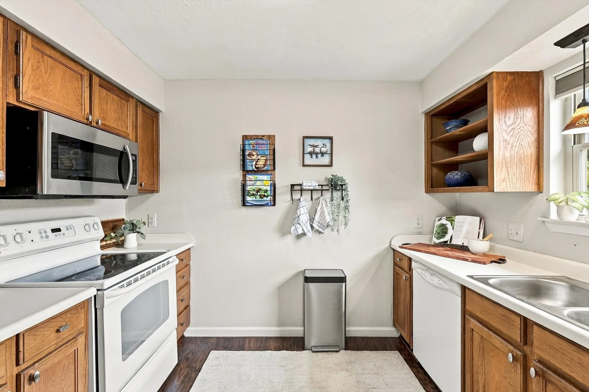Single Family Residence For Sale in Tarrant County , 3713 Dexter Avenue, Fort Worth, Texas 76107, 3 Bedroom, 2 Bathroom, Garage spaces, 1,440 Sqft, built in 1978, mls#21401423, Real Estate Agent in Fort Worth, Homes For Sale in Tarrant county, Homes For Sale in Fort Worth, Realtor in Fort Worth Texas, Real Estate Brokerage Independent Realty Texas, Luminita Cordes Realtor