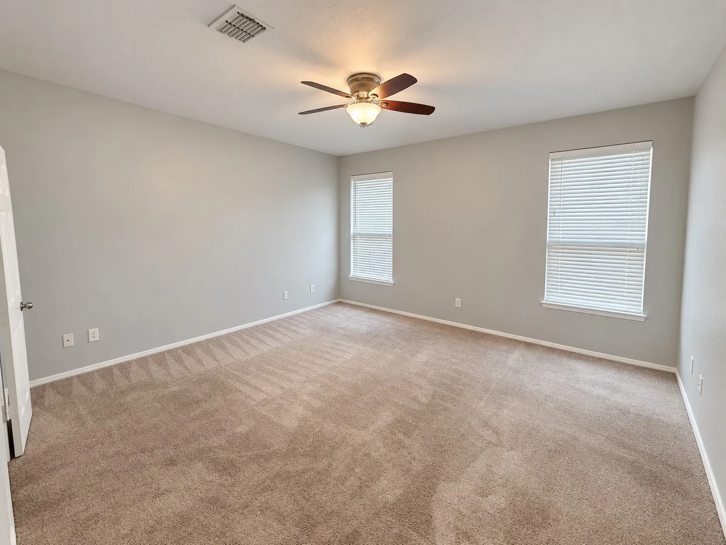 Single Family Residence For Rent in Denton County , 1678 Chukar Drive, Aubrey, Texas 76227, 4 Bedroom, 3 Bathroom, 2 Garage spaces, 2,349 Sqft, built in 2005, mls#21401159, Real Estate Agent in Aubrey, Homes For Rent in Denton county, Homes For Rent in Aubrey, Realtor in Aubrey Texas, Real Estate Brokerage Independent Realty Texas, Luminita Cordes Realtor