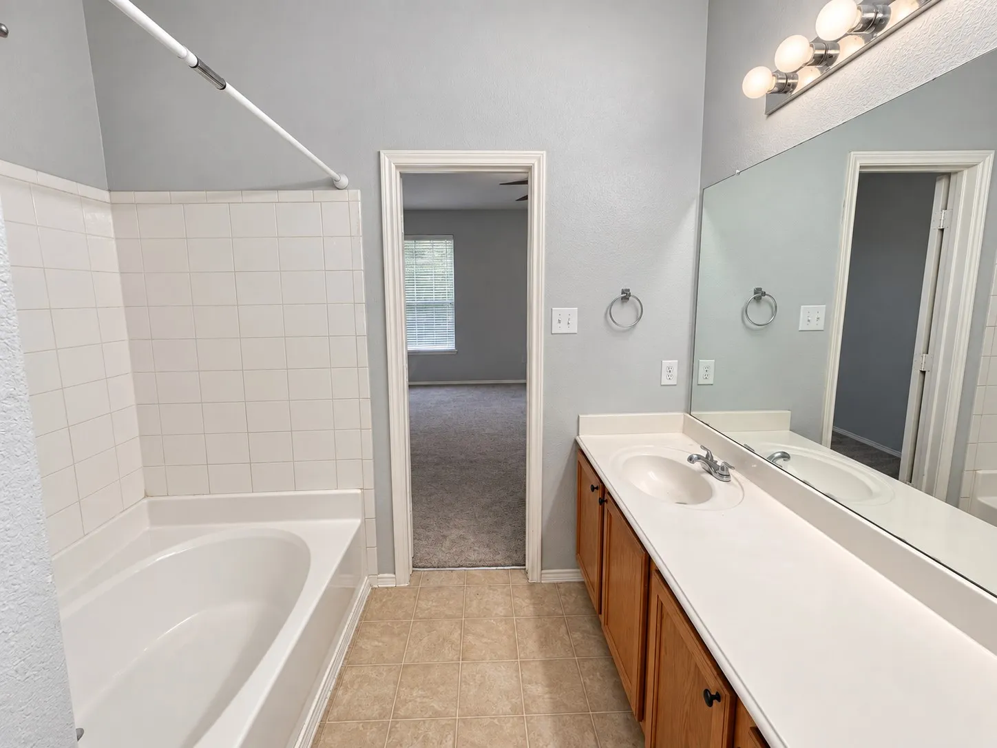 Single Family Residence For Rent in Denton County , 1678 Chukar Drive, Aubrey, Texas 76227, 4 Bedroom, 3 Bathroom, 2 Garage spaces, 2,349 Sqft, built in 2005, mls#21401159, Real Estate Agent in Aubrey, Homes For Rent in Denton county, Homes For Rent in Aubrey, Realtor in Aubrey Texas, Real Estate Brokerage Independent Realty Texas, Luminita Cordes Realtor