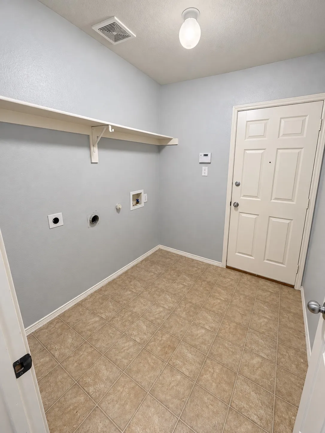 Single Family Residence For Rent in Denton County , 1678 Chukar Drive, Aubrey, Texas 76227, 4 Bedroom, 3 Bathroom, 2 Garage spaces, 2,349 Sqft, built in 2005, mls#21401159, Real Estate Agent in Aubrey, Homes For Rent in Denton county, Homes For Rent in Aubrey, Realtor in Aubrey Texas, Real Estate Brokerage Independent Realty Texas, Luminita Cordes Realtor