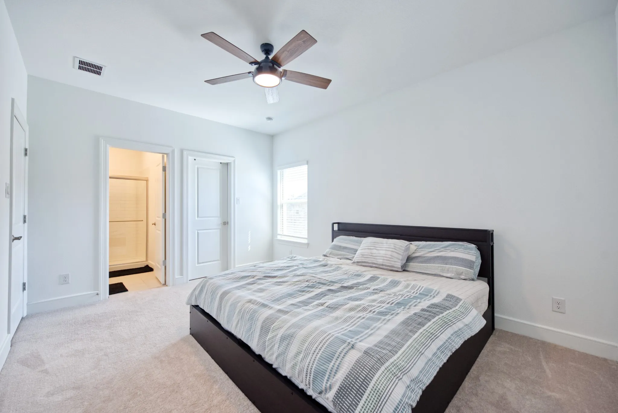 Single Family Residence For Sale in Collin County , 4312 Hollandwood Drive, Mc Kinney, Texas 75071, 4 Bedroom, 4 Bathroom, 2 Garage spaces, 3,206 Sqft, built in 2023, mls#21401624, Real Estate Agent in Mc Kinney, Homes For Sale in Collin county, Homes For Sale in Mc Kinney, Realtor in Mc Kinney Texas, Real Estate Brokerage Independent Realty Texas, Luminita Cordes Realtor