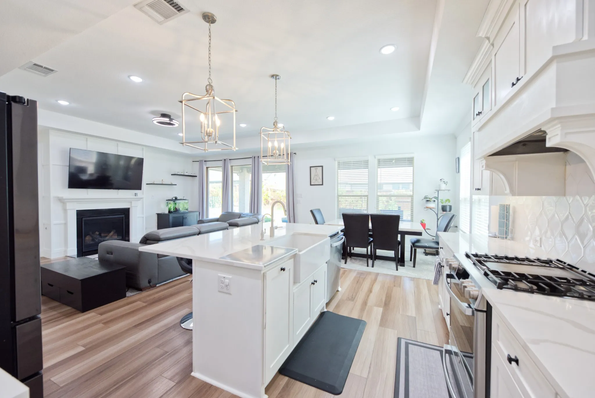 Single Family Residence For Sale in Collin County , 4312 Hollandwood Drive, Mc Kinney, Texas 75071, 4 Bedroom, 4 Bathroom, 2 Garage spaces, 3,206 Sqft, built in 2023, mls#21401624, Real Estate Agent in Mc Kinney, Homes For Sale in Collin county, Homes For Sale in Mc Kinney, Realtor in Mc Kinney Texas, Real Estate Brokerage Independent Realty Texas, Luminita Cordes Realtor