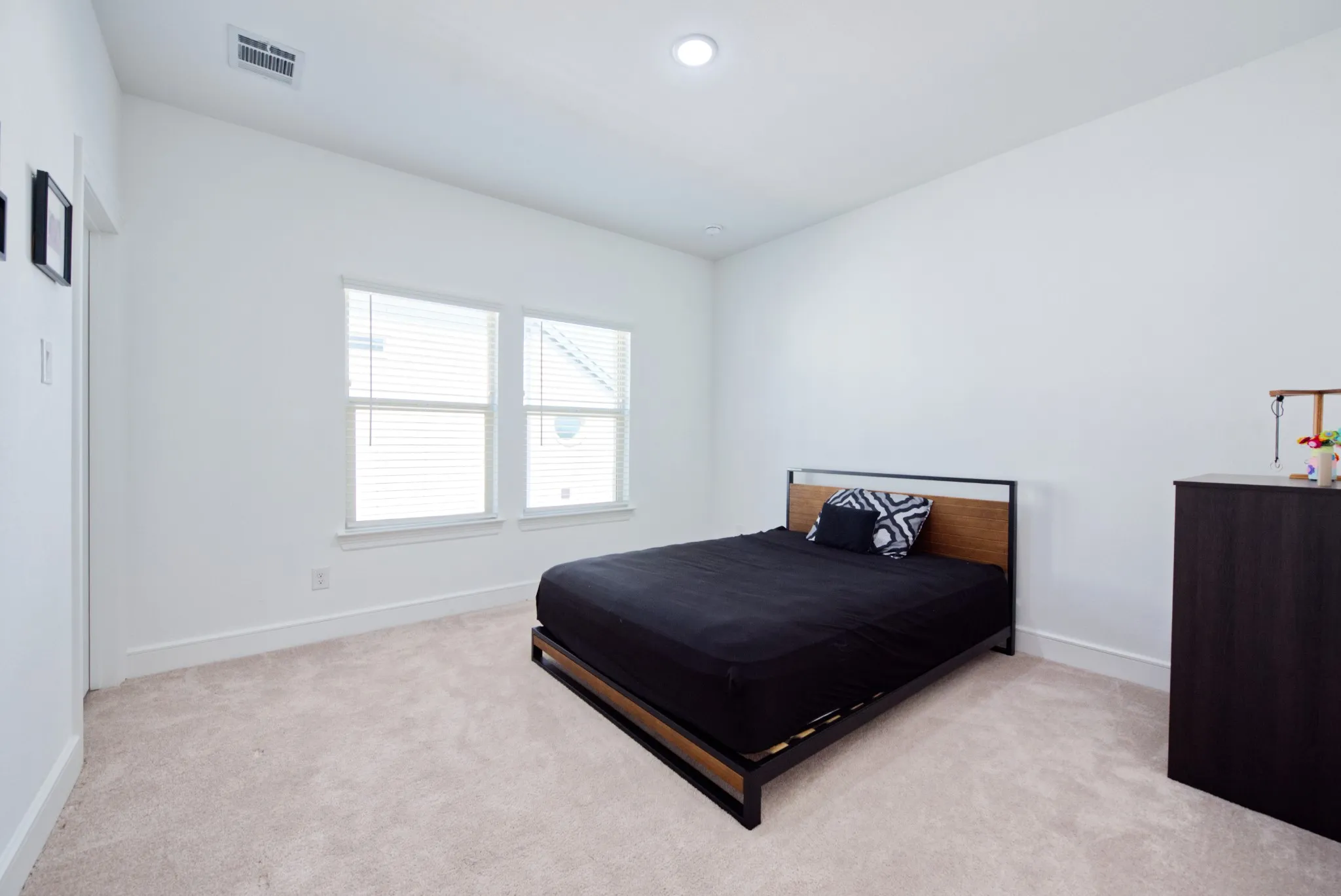 Single Family Residence For Sale in Collin County , 4312 Hollandwood Drive, Mc Kinney, Texas 75071, 4 Bedroom, 4 Bathroom, 2 Garage spaces, 3,206 Sqft, built in 2023, mls#21401624, Real Estate Agent in Mc Kinney, Homes For Sale in Collin county, Homes For Sale in Mc Kinney, Realtor in Mc Kinney Texas, Real Estate Brokerage Independent Realty Texas, Luminita Cordes Realtor
