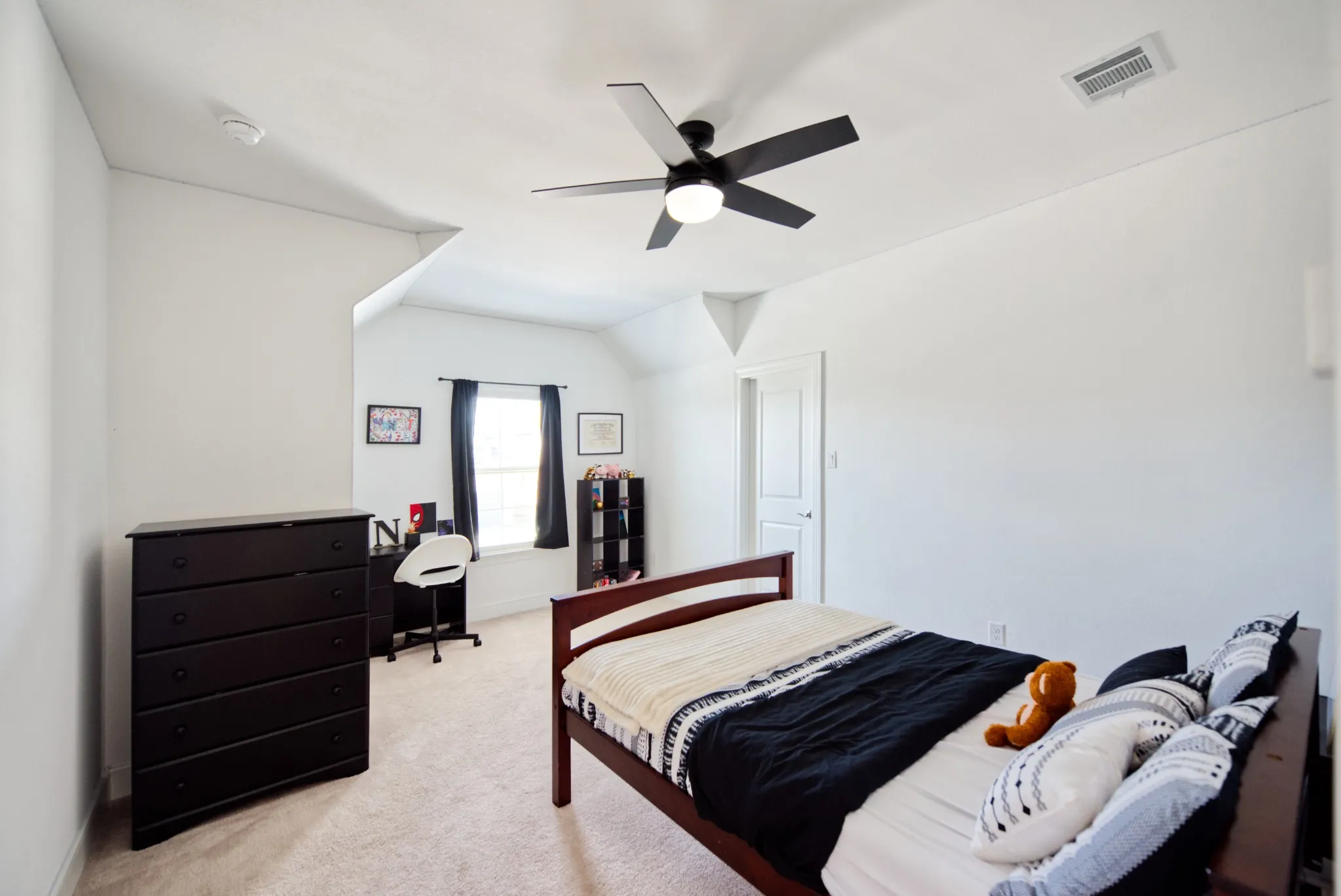 Single Family Residence For Sale in Collin County , 4312 Hollandwood Drive, Mc Kinney, Texas 75071, 4 Bedroom, 4 Bathroom, 2 Garage spaces, 3,206 Sqft, built in 2023, mls#21401624, Real Estate Agent in Mc Kinney, Homes For Sale in Collin county, Homes For Sale in Mc Kinney, Realtor in Mc Kinney Texas, Real Estate Brokerage Independent Realty Texas, Luminita Cordes Realtor