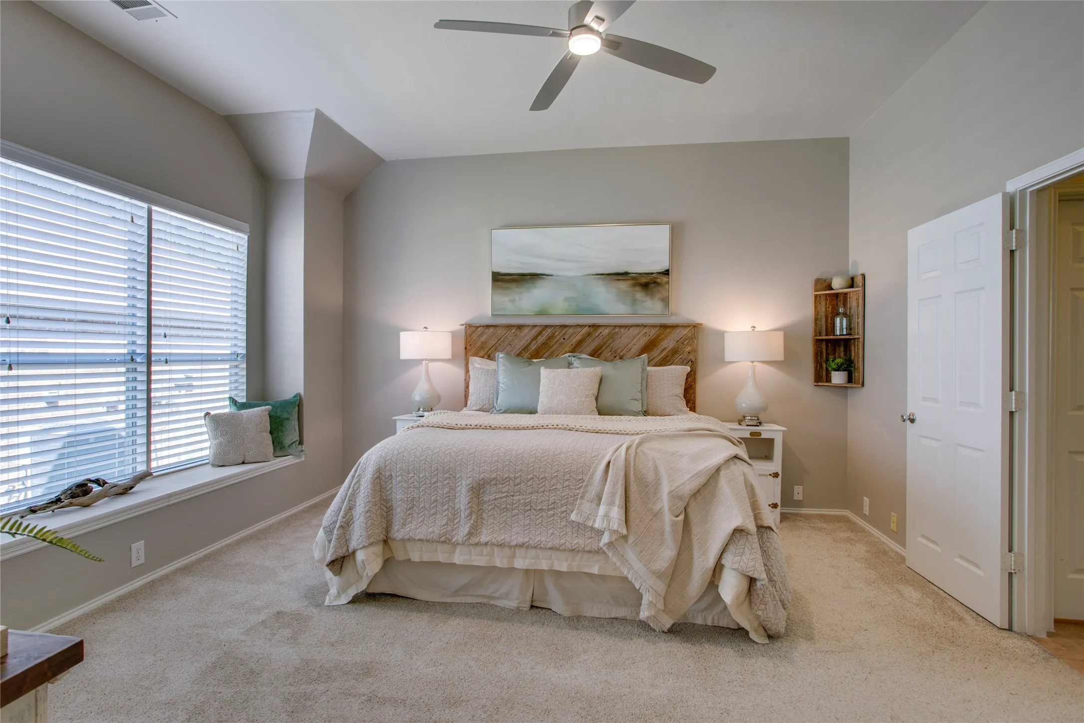 Single Family Residence For Sale in Rockwall County , 724 Vallejo Drive, Rockwall, Texas 75087, 3 Bedroom, 2 Bathroom, 2 Garage spaces, 1,931 Sqft, built in 2005, mls#21400547, Real Estate Agent in Rockwall, Homes For Sale in Rockwall county, Homes For Sale in Rockwall, Realtor in Rockwall Texas, Real Estate Brokerage Independent Realty Texas, Luminita Cordes Realtor