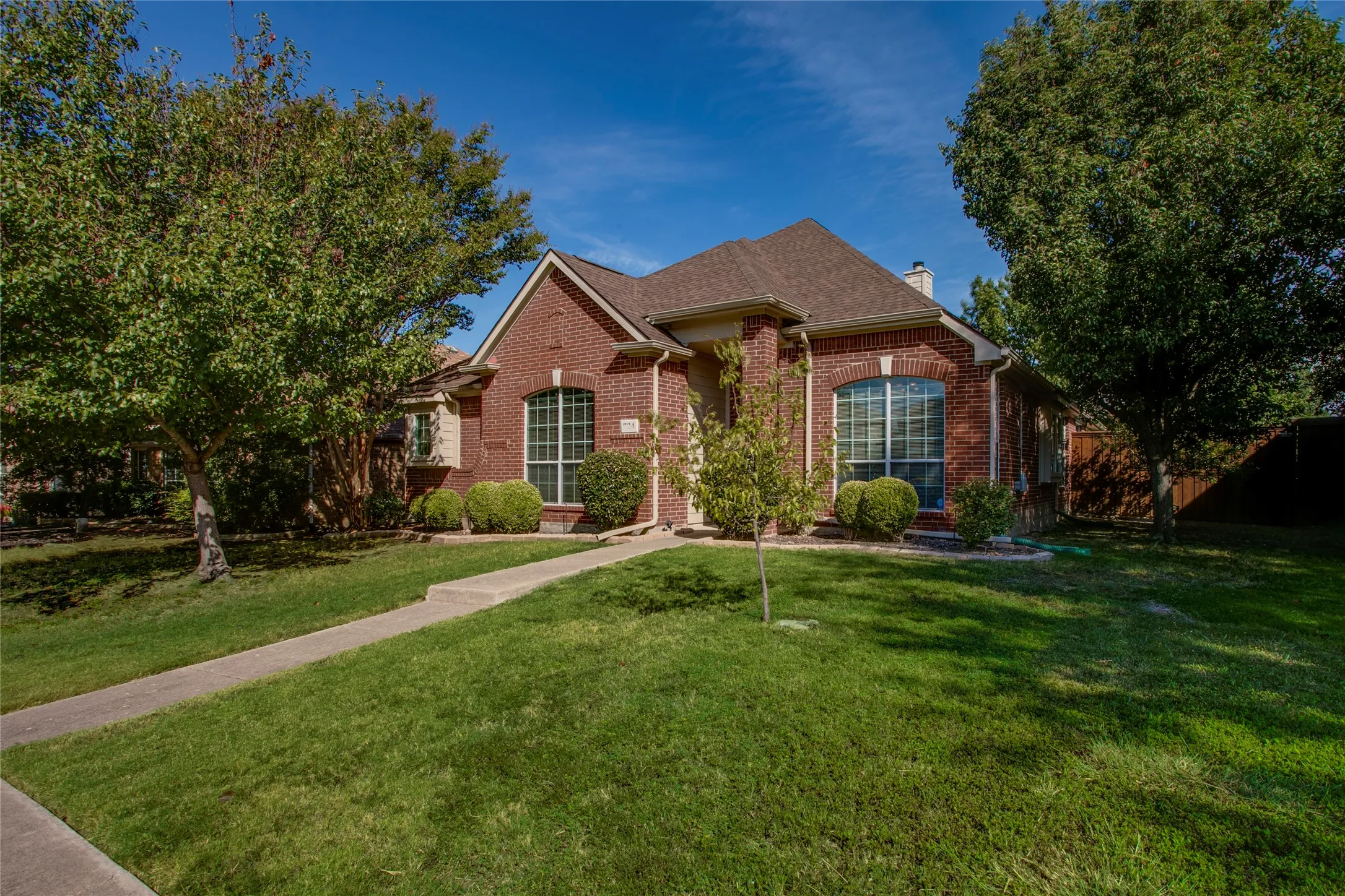 Single Family Residence For Sale in Rockwall County , 724 Vallejo Drive, Rockwall, Texas 75087, 3 Bedroom, 2 Bathroom, 2 Garage spaces, 1,931 Sqft, built in 2005, mls#21400547, Real Estate Agent in Rockwall, Homes For Sale in Rockwall county, Homes For Sale in Rockwall, Realtor in Rockwall Texas, Real Estate Brokerage Independent Realty Texas, Luminita Cordes Realtor