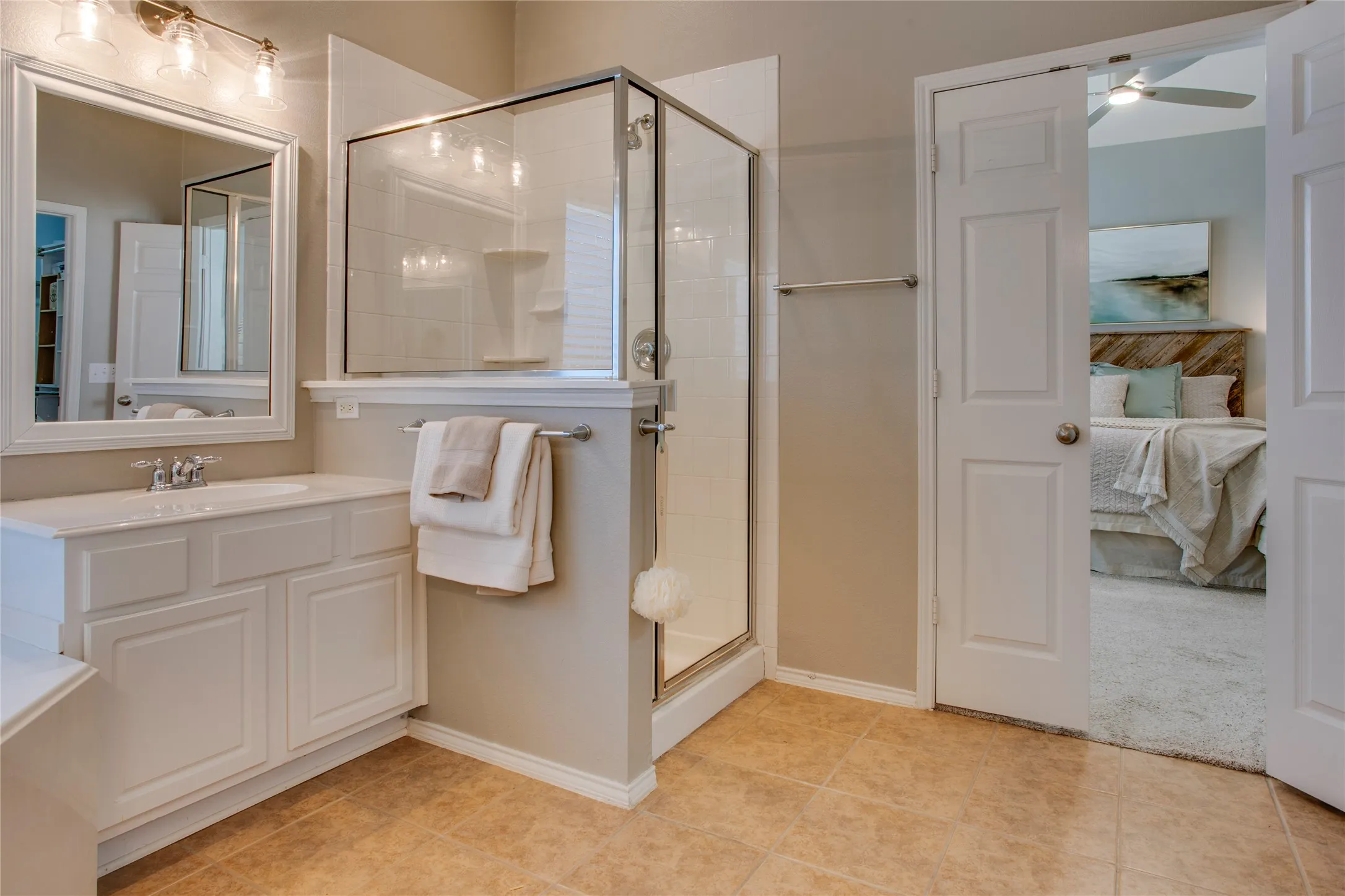 Single Family Residence For Sale in Rockwall County , 724 Vallejo Drive, Rockwall, Texas 75087, 3 Bedroom, 2 Bathroom, 2 Garage spaces, 1,931 Sqft, built in 2005, mls#21400547, Real Estate Agent in Rockwall, Homes For Sale in Rockwall county, Homes For Sale in Rockwall, Realtor in Rockwall Texas, Real Estate Brokerage Independent Realty Texas, Luminita Cordes Realtor