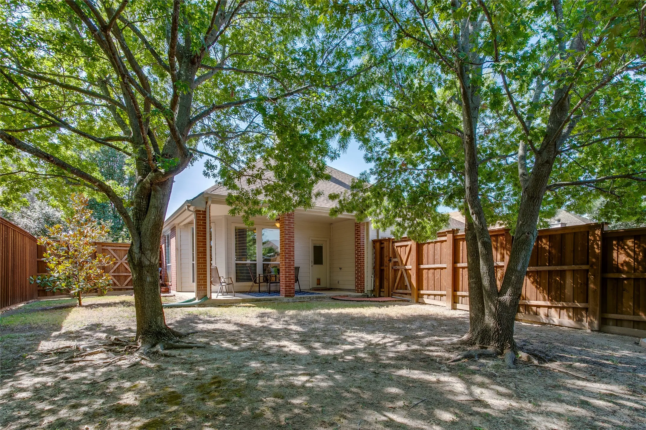 Single Family Residence For Sale in Rockwall County , 724 Vallejo Drive, Rockwall, Texas 75087, 3 Bedroom, 2 Bathroom, 2 Garage spaces, 1,931 Sqft, built in 2005, mls#21400547, Real Estate Agent in Rockwall, Homes For Sale in Rockwall county, Homes For Sale in Rockwall, Realtor in Rockwall Texas, Real Estate Brokerage Independent Realty Texas, Luminita Cordes Realtor