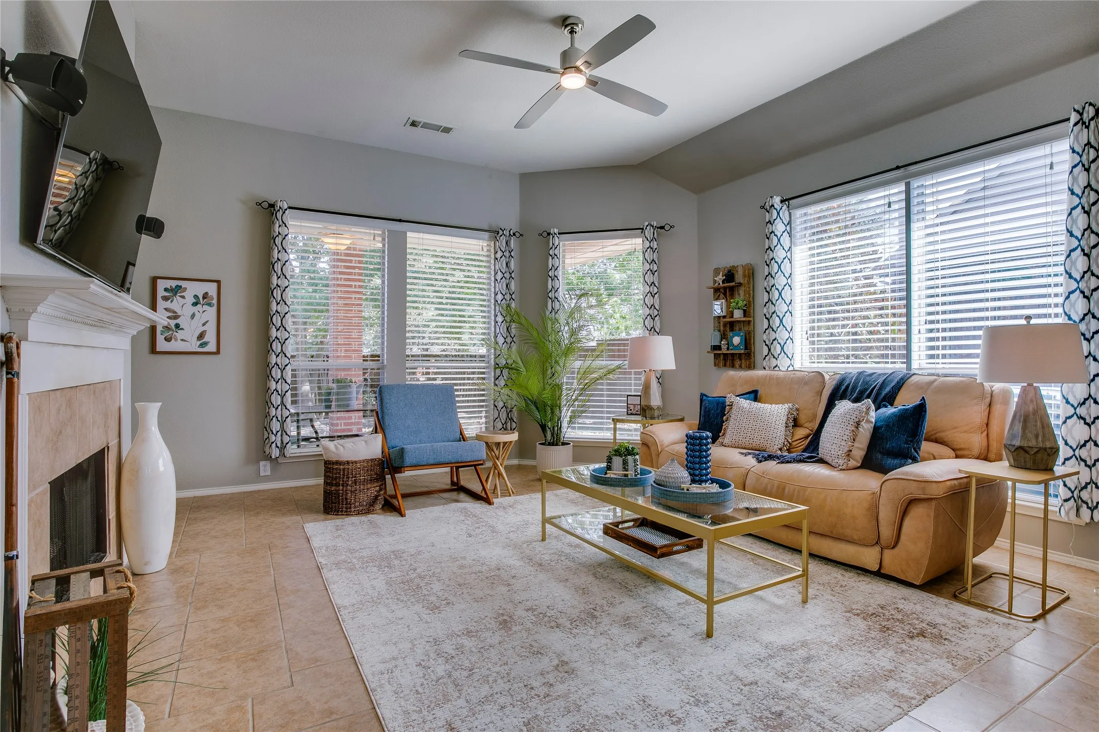 Single Family Residence For Sale in Rockwall County , 724 Vallejo Drive, Rockwall, Texas 75087, 3 Bedroom, 2 Bathroom, 2 Garage spaces, 1,931 Sqft, built in 2005, mls#21400547, Real Estate Agent in Rockwall, Homes For Sale in Rockwall county, Homes For Sale in Rockwall, Realtor in Rockwall Texas, Real Estate Brokerage Independent Realty Texas, Luminita Cordes Realtor