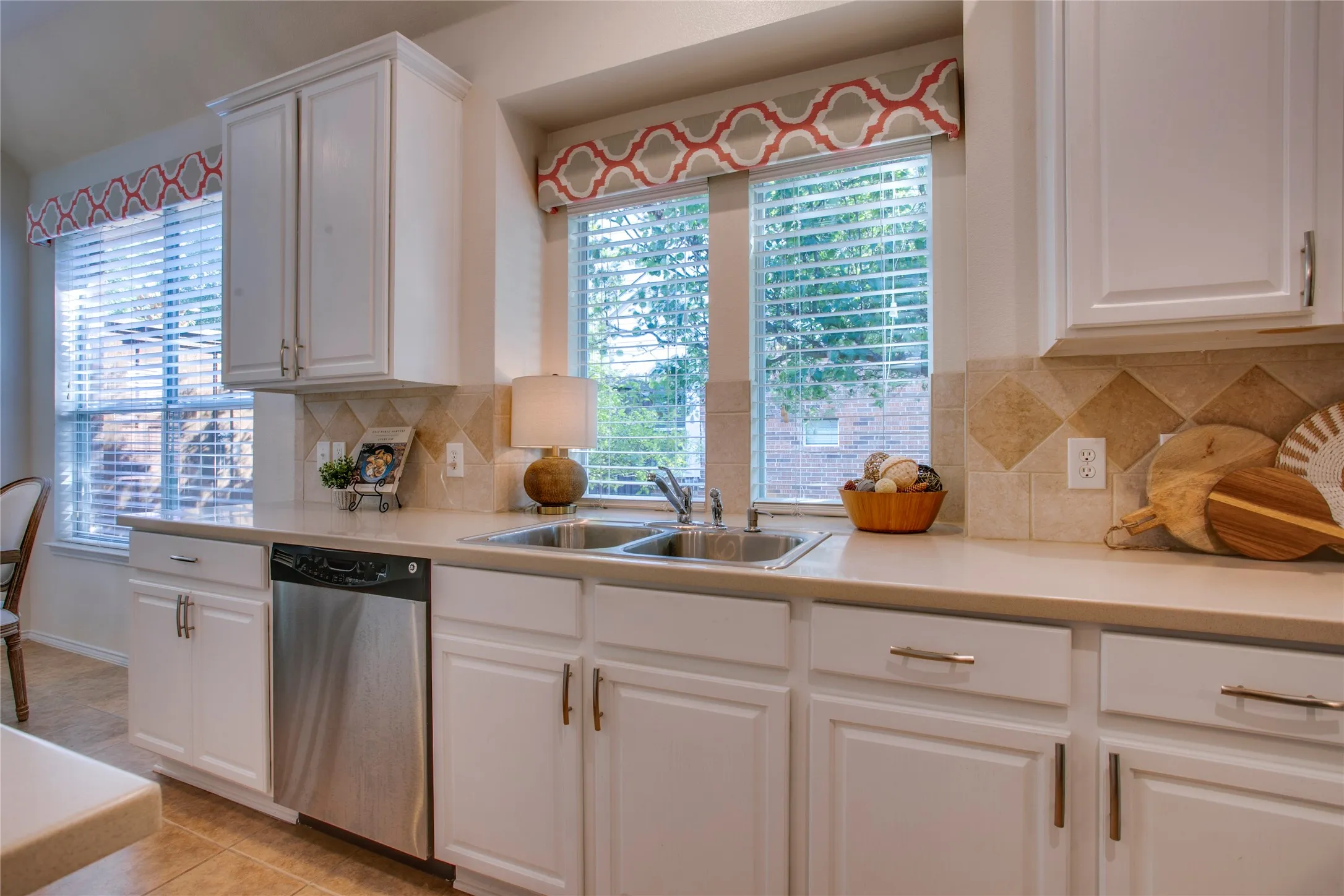 Single Family Residence For Sale in Rockwall County , 724 Vallejo Drive, Rockwall, Texas 75087, 3 Bedroom, 2 Bathroom, 2 Garage spaces, 1,931 Sqft, built in 2005, mls#21400547, Real Estate Agent in Rockwall, Homes For Sale in Rockwall county, Homes For Sale in Rockwall, Realtor in Rockwall Texas, Real Estate Brokerage Independent Realty Texas, Luminita Cordes Realtor