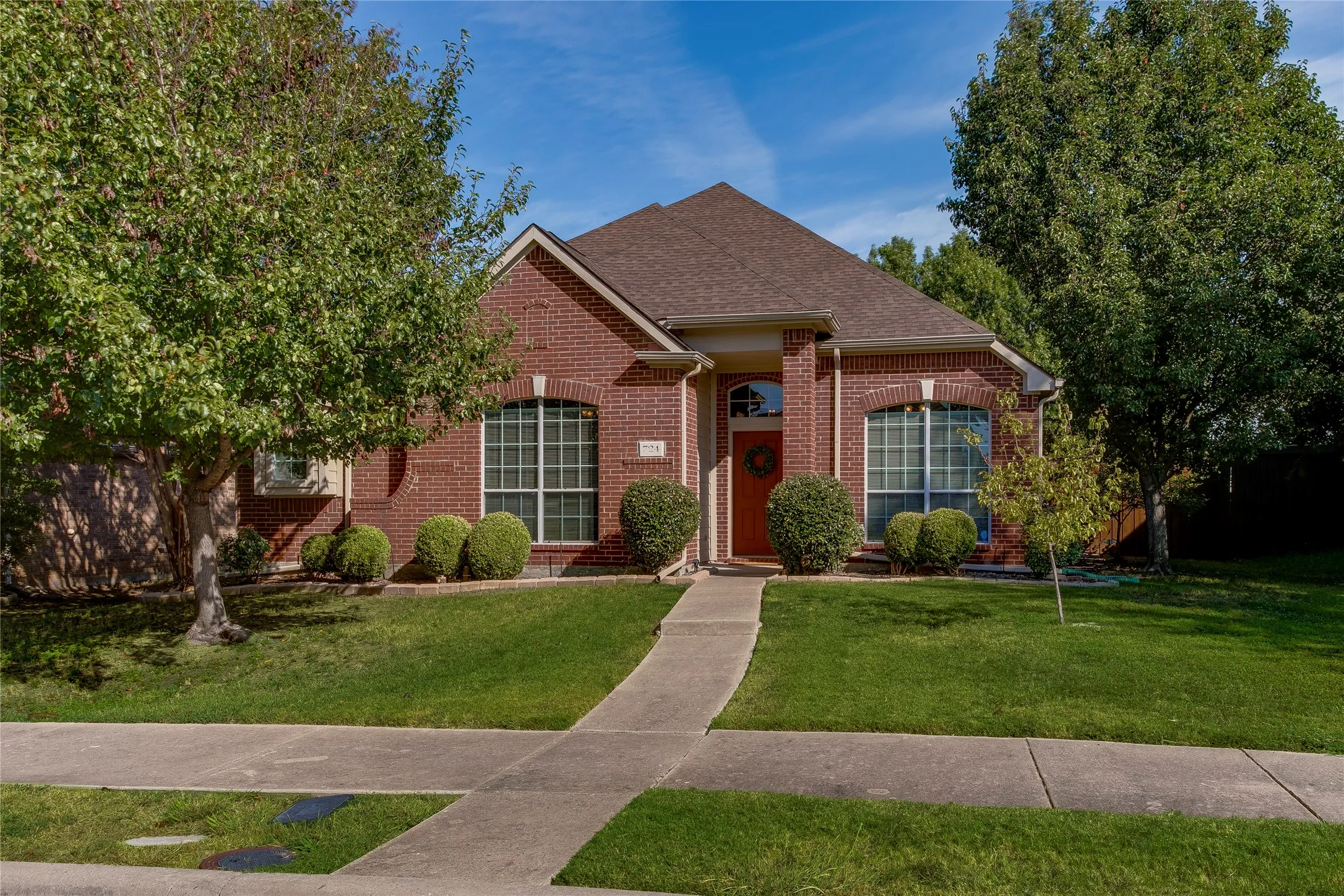 Single Family Residence For Sale in Rockwall County , 724 Vallejo Drive, Rockwall, Texas 75087, 3 Bedroom, 2 Bathroom, 2 Garage spaces, 1,931 Sqft, built in 2005, mls#21400547, Real Estate Agent in Rockwall, Homes For Sale in Rockwall county, Homes For Sale in Rockwall, Realtor in Rockwall Texas, Real Estate Brokerage Independent Realty Texas, Luminita Cordes Realtor