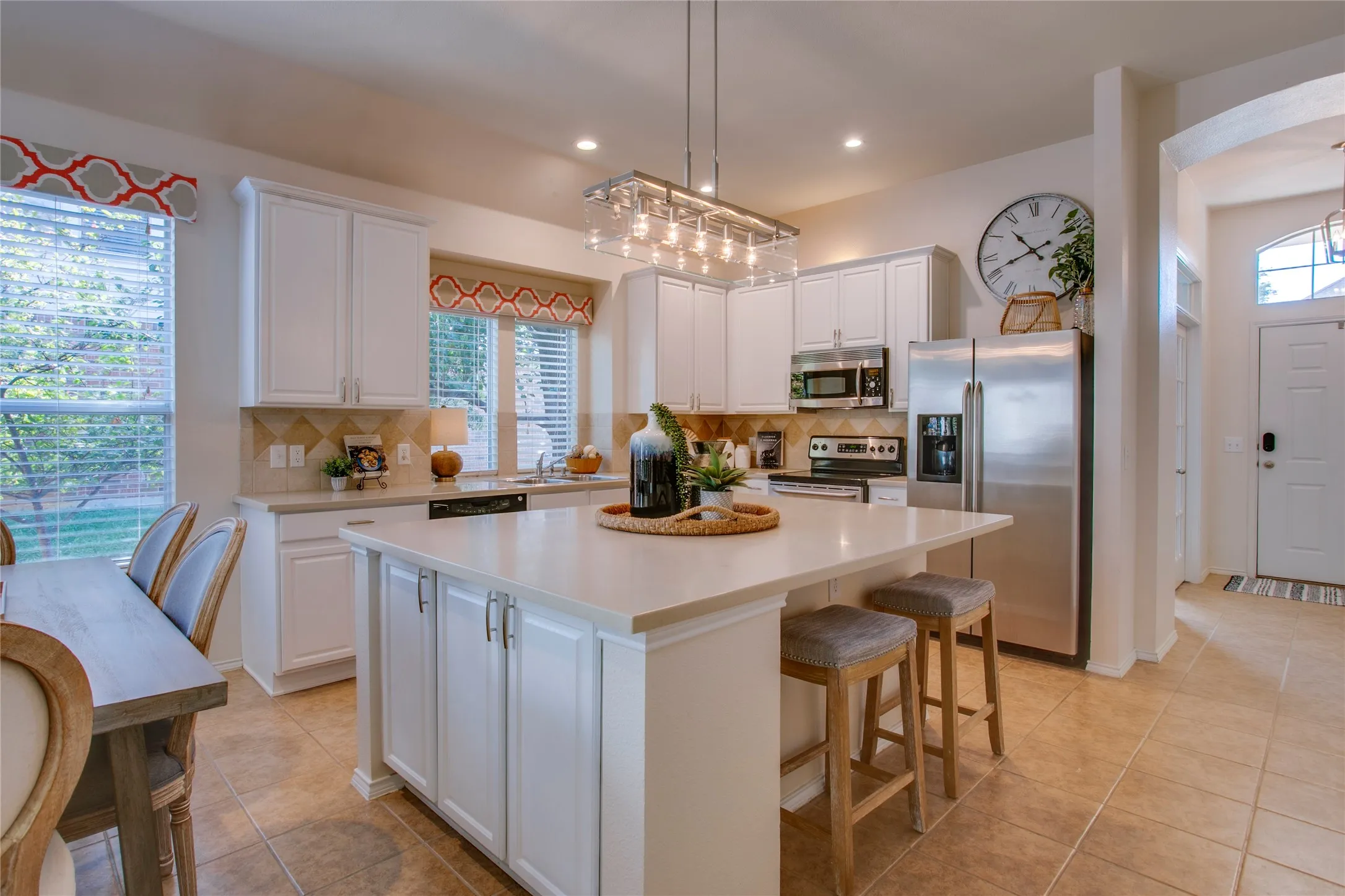 Single Family Residence For Sale in Rockwall County , 724 Vallejo Drive, Rockwall, Texas 75087, 3 Bedroom, 2 Bathroom, 2 Garage spaces, 1,931 Sqft, built in 2005, mls#21400547, Real Estate Agent in Rockwall, Homes For Sale in Rockwall county, Homes For Sale in Rockwall, Realtor in Rockwall Texas, Real Estate Brokerage Independent Realty Texas, Luminita Cordes Realtor