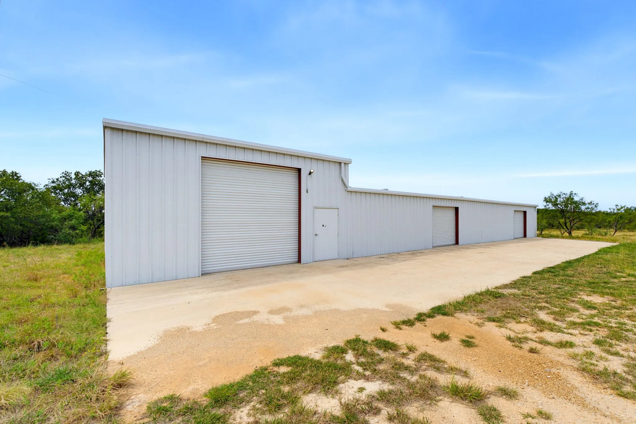 Farm For Sale in Callahan County , 17978 County Road 445, Cross Plains, Texas 76443, 3 Bedroom, 2 Bathroom, 2 Garage spaces, 1,800 Sqft, built in 2008, mls#21401490, Real Estate Agent in Cross Plains, Homes For Sale in Callahan county, Homes For Sale in Cross Plains, Realtor in Cross Plains Texas, Real Estate Brokerage Independent Realty Texas, Luminita Cordes Realtor