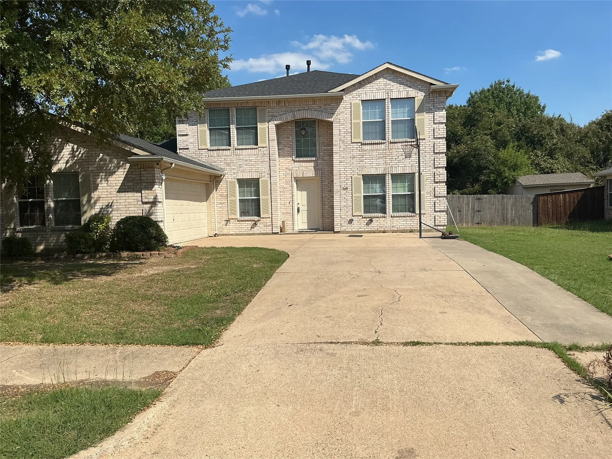 Single Family Residence For Sale in Dallas County , 1340 Lake Grove Lane, De Soto, Texas 75115, 4 Bedroom, 3 Bathroom, 2 Garage spaces, 2,736 Sqft, built in 2003, mls#21394583, Real Estate Agent in De Soto, Homes For Sale in Dallas county, Homes For Sale in De Soto, Realtor in De Soto Texas, Real Estate Brokerage Independent Realty Texas, Luminita Cordes Realtor