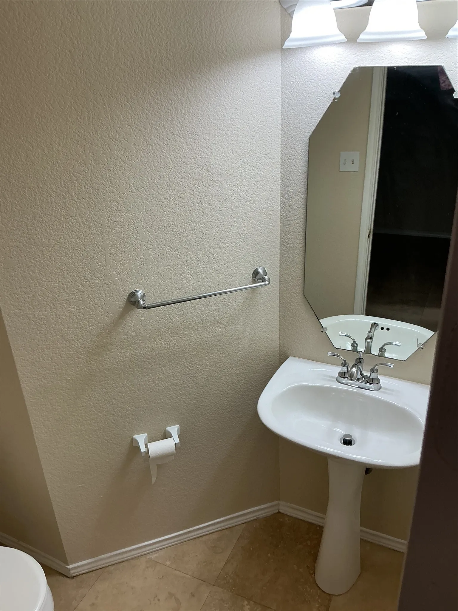 Single Family Residence For Sale in Dallas County , 1340 Lake Grove Lane, De Soto, Texas 75115, 4 Bedroom, 3 Bathroom, 2 Garage spaces, 2,736 Sqft, built in 2003, mls#21394583, Real Estate Agent in De Soto, Homes For Sale in Dallas county, Homes For Sale in De Soto, Realtor in De Soto Texas, Real Estate Brokerage Independent Realty Texas, Luminita Cordes Realtor