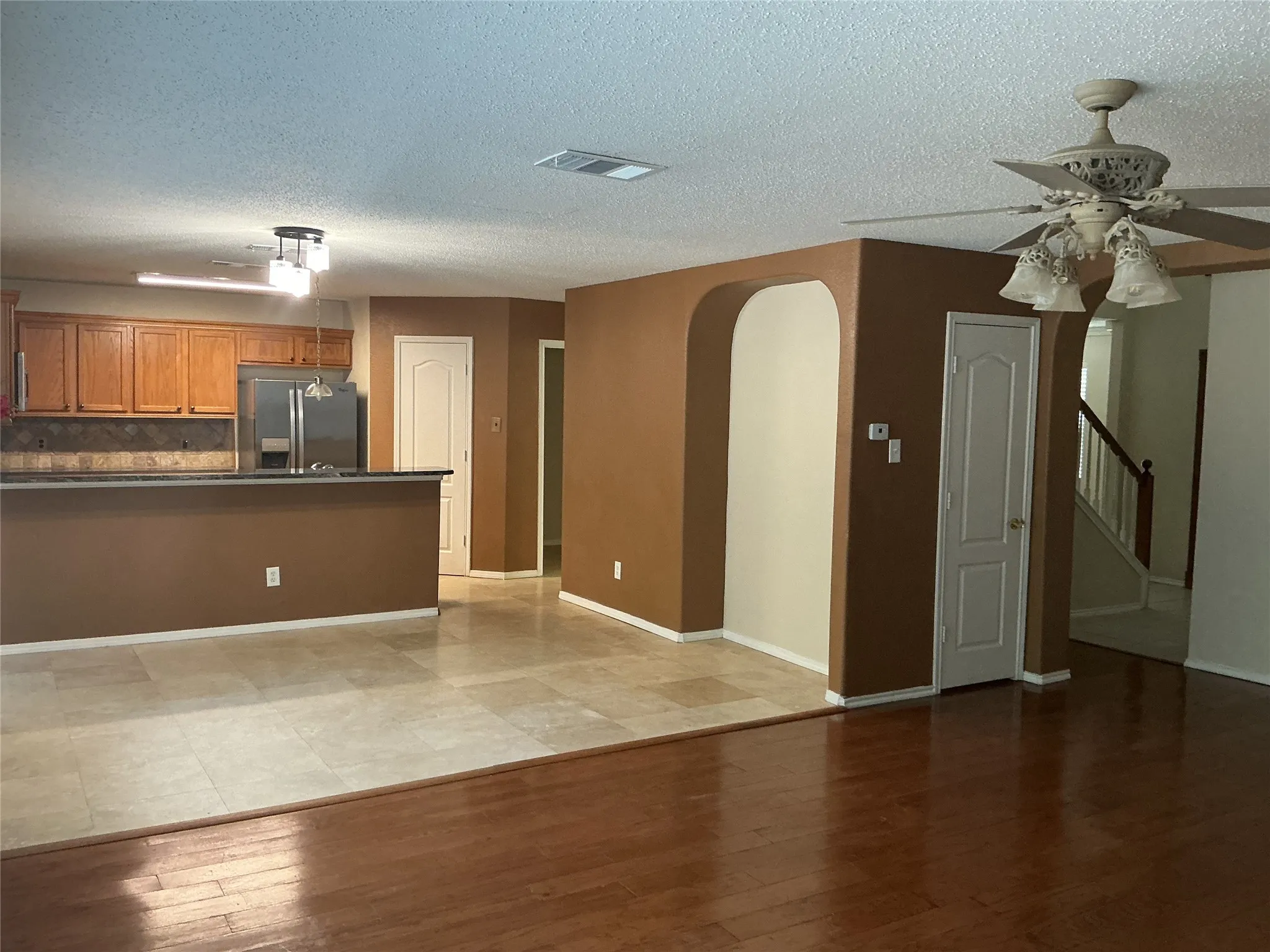 Single Family Residence For Sale in Dallas County , 1340 Lake Grove Lane, De Soto, Texas 75115, 4 Bedroom, 3 Bathroom, 2 Garage spaces, 2,736 Sqft, built in 2003, mls#21394583, Real Estate Agent in De Soto, Homes For Sale in Dallas county, Homes For Sale in De Soto, Realtor in De Soto Texas, Real Estate Brokerage Independent Realty Texas, Luminita Cordes Realtor
