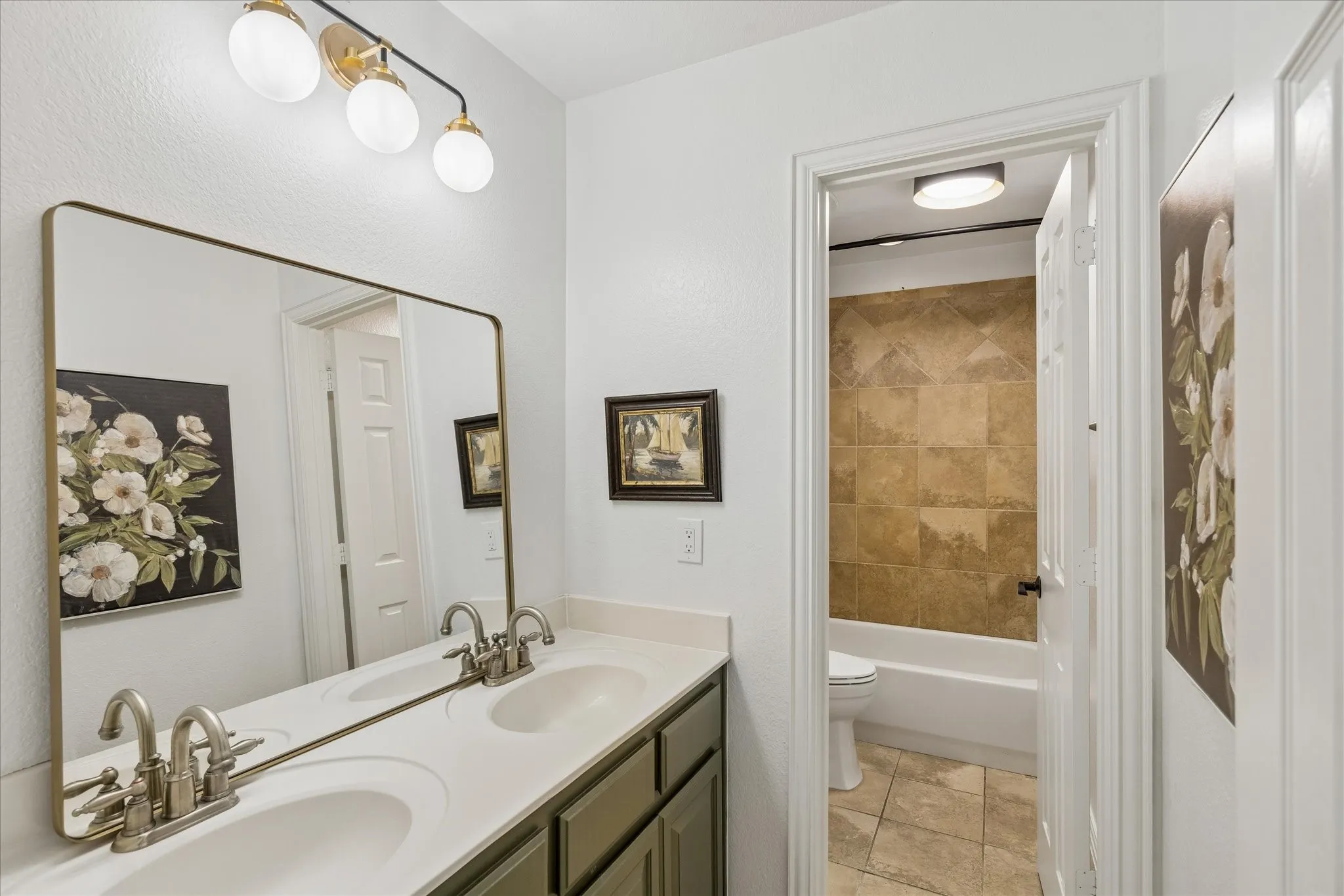 Single Family Residence For Sale in Denton County , 2101 Meadows Avenue, Lantana, Texas 76226, 4 Bedroom, 4 Bathroom, 3 Garage spaces, 3,674 Sqft, built in 2005, mls#21401583, Real Estate Agent in Lantana, Homes For Sale in Denton county, Homes For Sale in Lantana, Realtor in Lantana Texas, Real Estate Brokerage Independent Realty Texas, Luminita Cordes Realtor