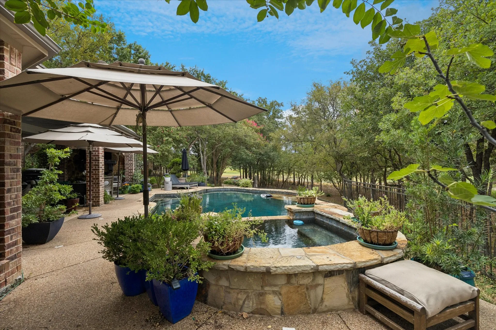 Single Family Residence For Sale in Denton County , 2101 Meadows Avenue, Lantana, Texas 76226, 4 Bedroom, 4 Bathroom, 3 Garage spaces, 3,674 Sqft, built in 2005, mls#21401583, Real Estate Agent in Lantana, Homes For Sale in Denton county, Homes For Sale in Lantana, Realtor in Lantana Texas, Real Estate Brokerage Independent Realty Texas, Luminita Cordes Realtor