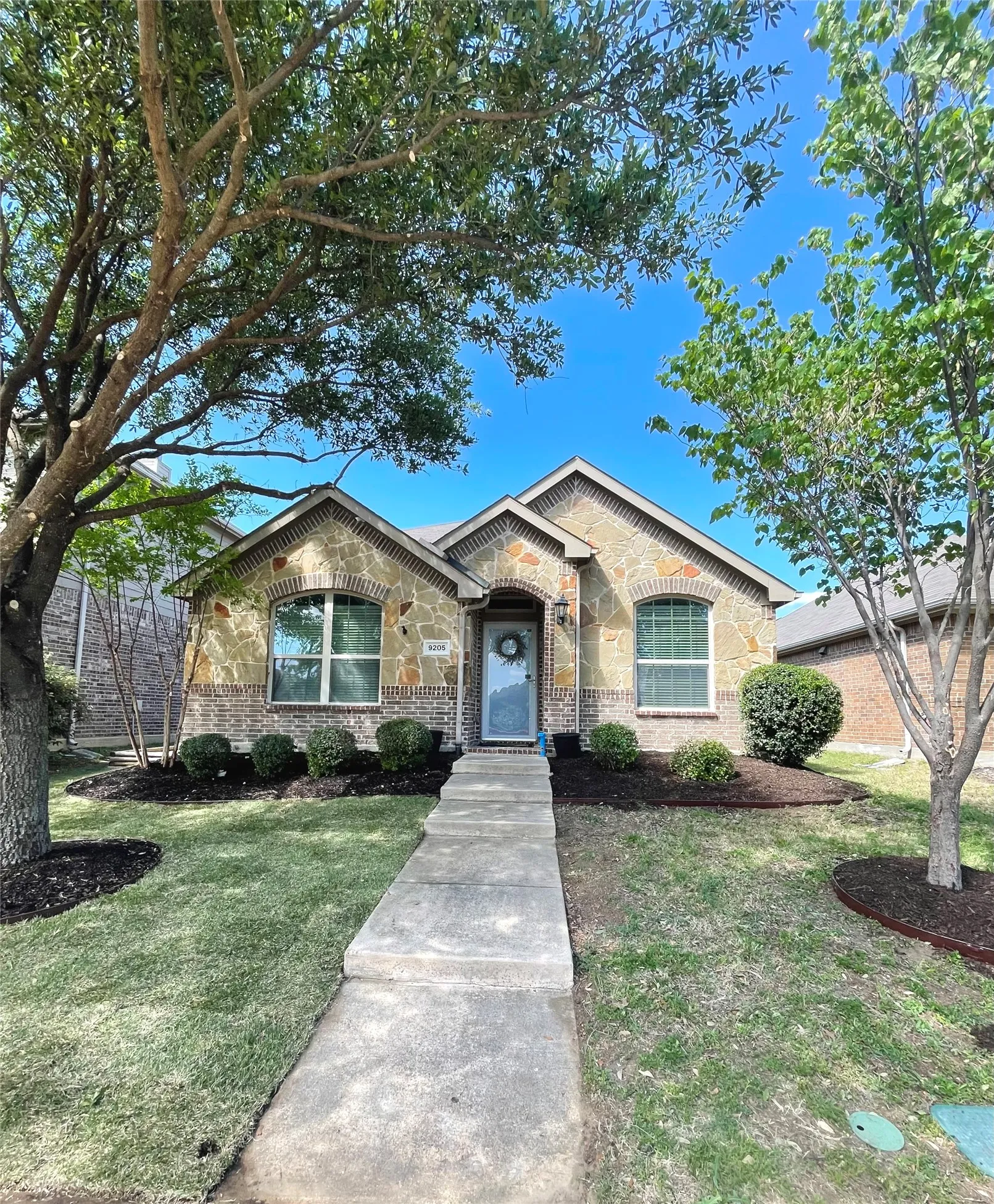 Single Family Residence For Sale in Denton County , 9205 Wayne Street, Cross Roads, Texas 76227, 4 Bedroom, 2 Bathroom, 2 Garage spaces, 1,578 Sqft, built in 2014, mls#21400512, Real Estate Agent in Cross Roads, Homes For Sale in Denton county, Homes For Sale in Cross Roads, Realtor in Cross Roads Texas, Real Estate Brokerage Independent Realty Texas, Luminita Cordes Realtor