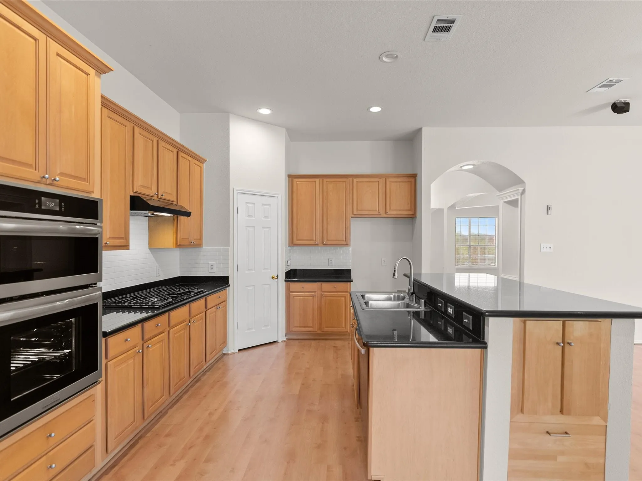 Single Family Residence For Rent in Denton County , 1420 Hudspeth Drive, Carrollton, Texas 75010, 3 Bedroom, 2 Bathroom, 2 Garage spaces, 2,178 Sqft, built in 1999, mls#21401667, Real Estate Agent in Carrollton, Homes For Rent in Denton county, Homes For Rent in Carrollton, Realtor in Carrollton Texas, Real Estate Brokerage Independent Realty Texas, Luminita Cordes Realtor