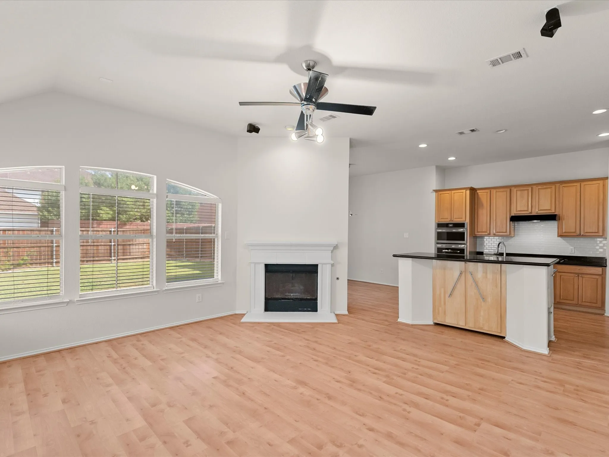 Single Family Residence For Rent in Denton County , 1420 Hudspeth Drive, Carrollton, Texas 75010, 3 Bedroom, 2 Bathroom, 2 Garage spaces, 2,178 Sqft, built in 1999, mls#21401667, Real Estate Agent in Carrollton, Homes For Rent in Denton county, Homes For Rent in Carrollton, Realtor in Carrollton Texas, Real Estate Brokerage Independent Realty Texas, Luminita Cordes Realtor