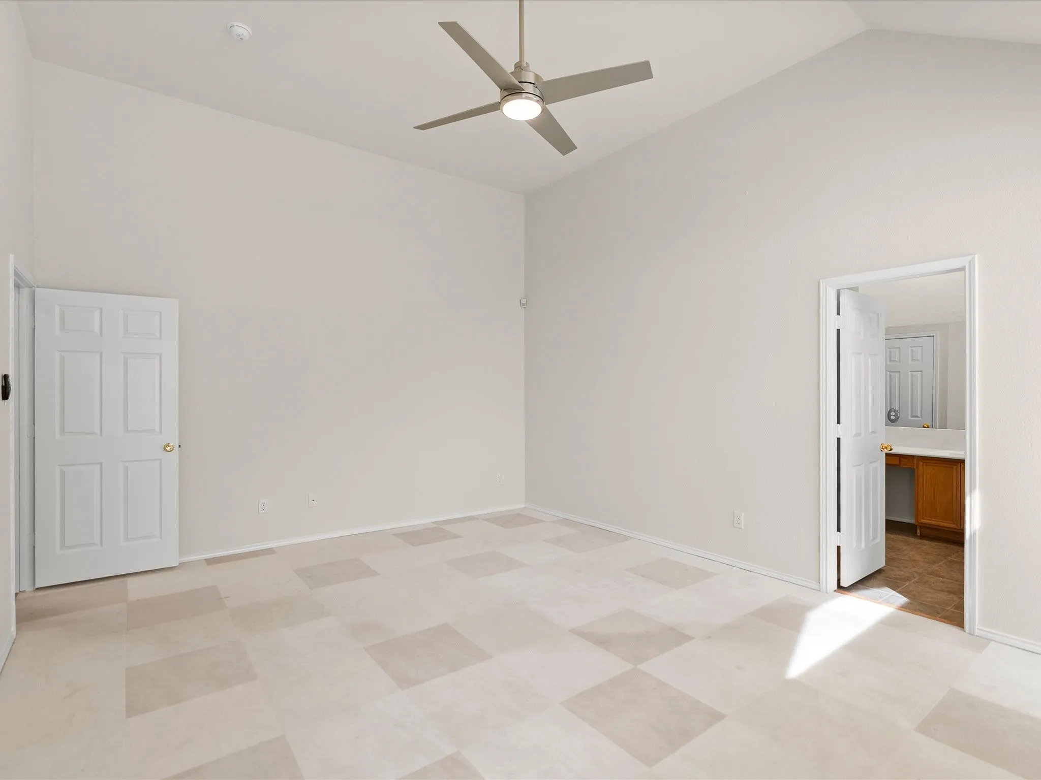 Single Family Residence For Rent in Denton County , 1420 Hudspeth Drive, Carrollton, Texas 75010, 3 Bedroom, 2 Bathroom, 2 Garage spaces, 2,178 Sqft, built in 1999, mls#21401667, Real Estate Agent in Carrollton, Homes For Rent in Denton county, Homes For Rent in Carrollton, Realtor in Carrollton Texas, Real Estate Brokerage Independent Realty Texas, Luminita Cordes Realtor