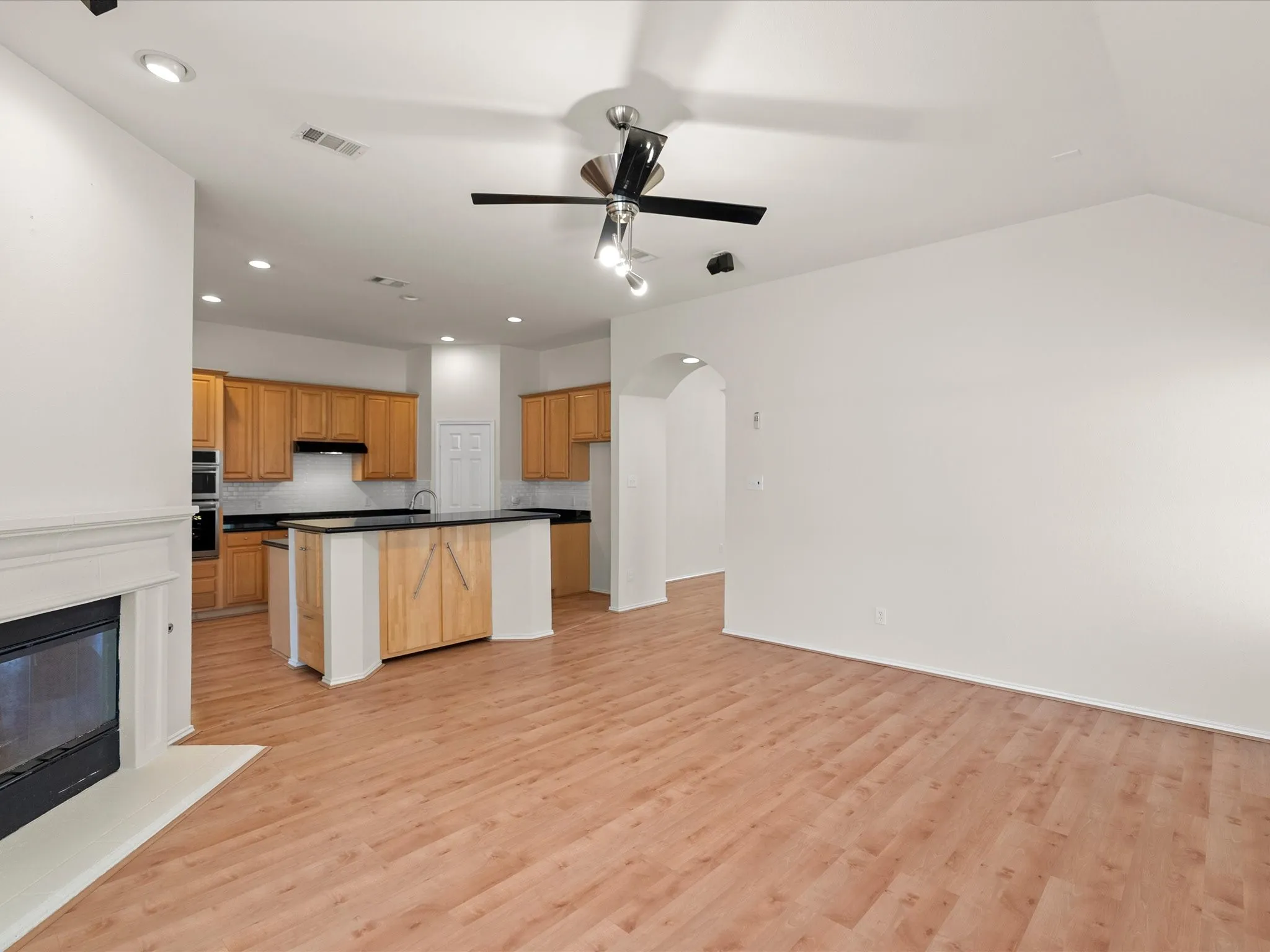 Single Family Residence For Rent in Denton County , 1420 Hudspeth Drive, Carrollton, Texas 75010, 3 Bedroom, 2 Bathroom, 2 Garage spaces, 2,178 Sqft, built in 1999, mls#21401667, Real Estate Agent in Carrollton, Homes For Rent in Denton county, Homes For Rent in Carrollton, Realtor in Carrollton Texas, Real Estate Brokerage Independent Realty Texas, Luminita Cordes Realtor