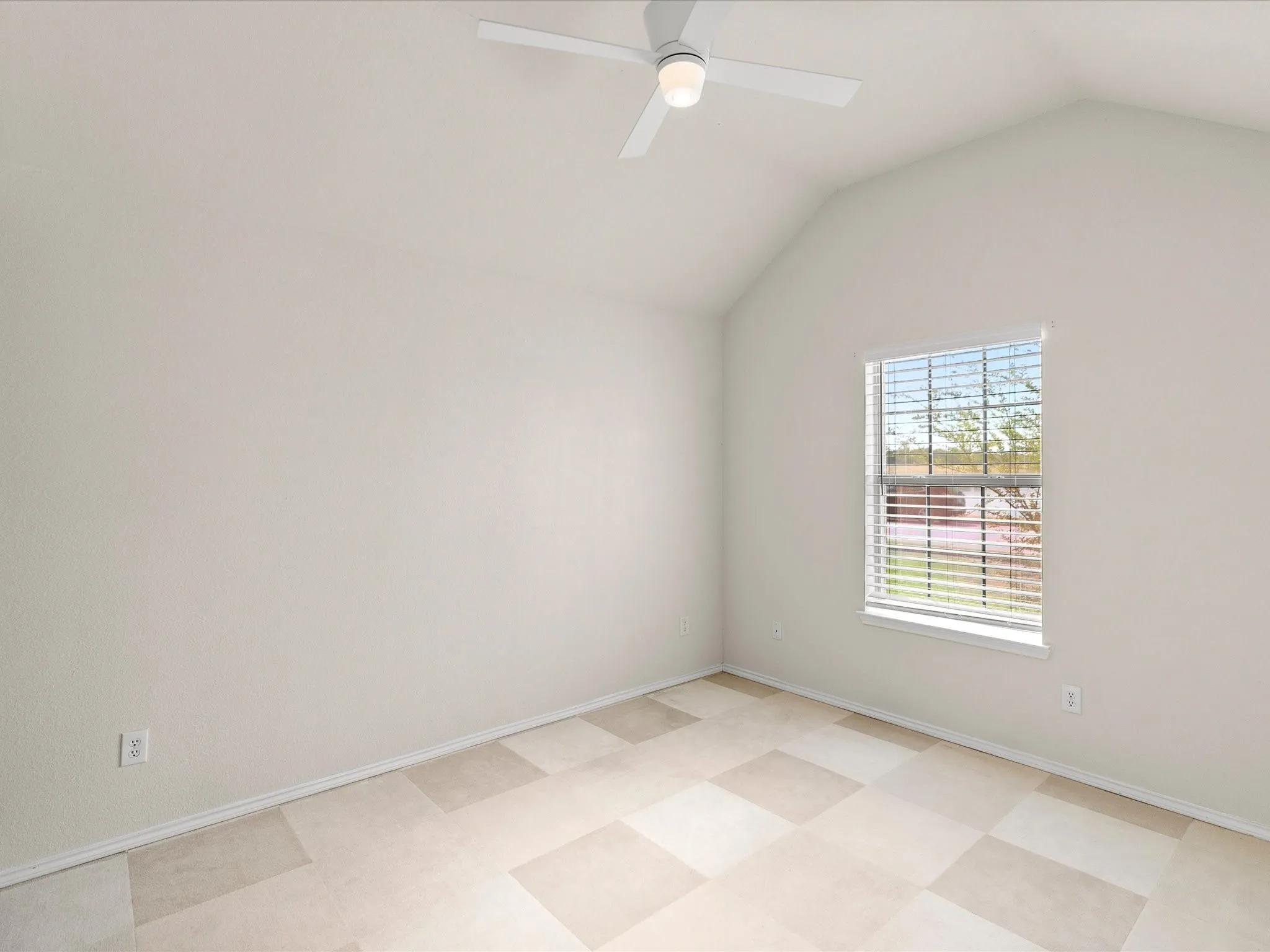 Single Family Residence For Rent in Denton County , 1420 Hudspeth Drive, Carrollton, Texas 75010, 3 Bedroom, 2 Bathroom, 2 Garage spaces, 2,178 Sqft, built in 1999, mls#21401667, Real Estate Agent in Carrollton, Homes For Rent in Denton county, Homes For Rent in Carrollton, Realtor in Carrollton Texas, Real Estate Brokerage Independent Realty Texas, Luminita Cordes Realtor