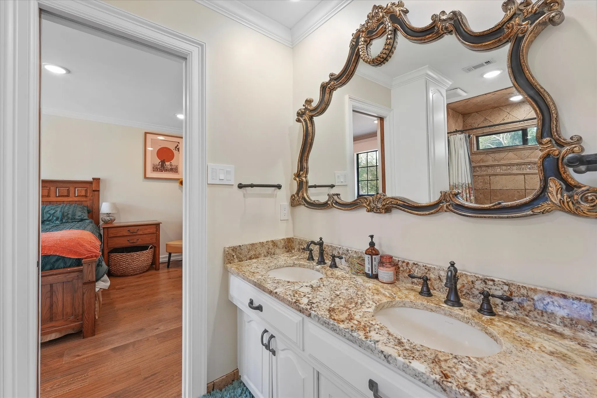 Jack-and-Jill bath shared by the two upstairs bedrooms.
