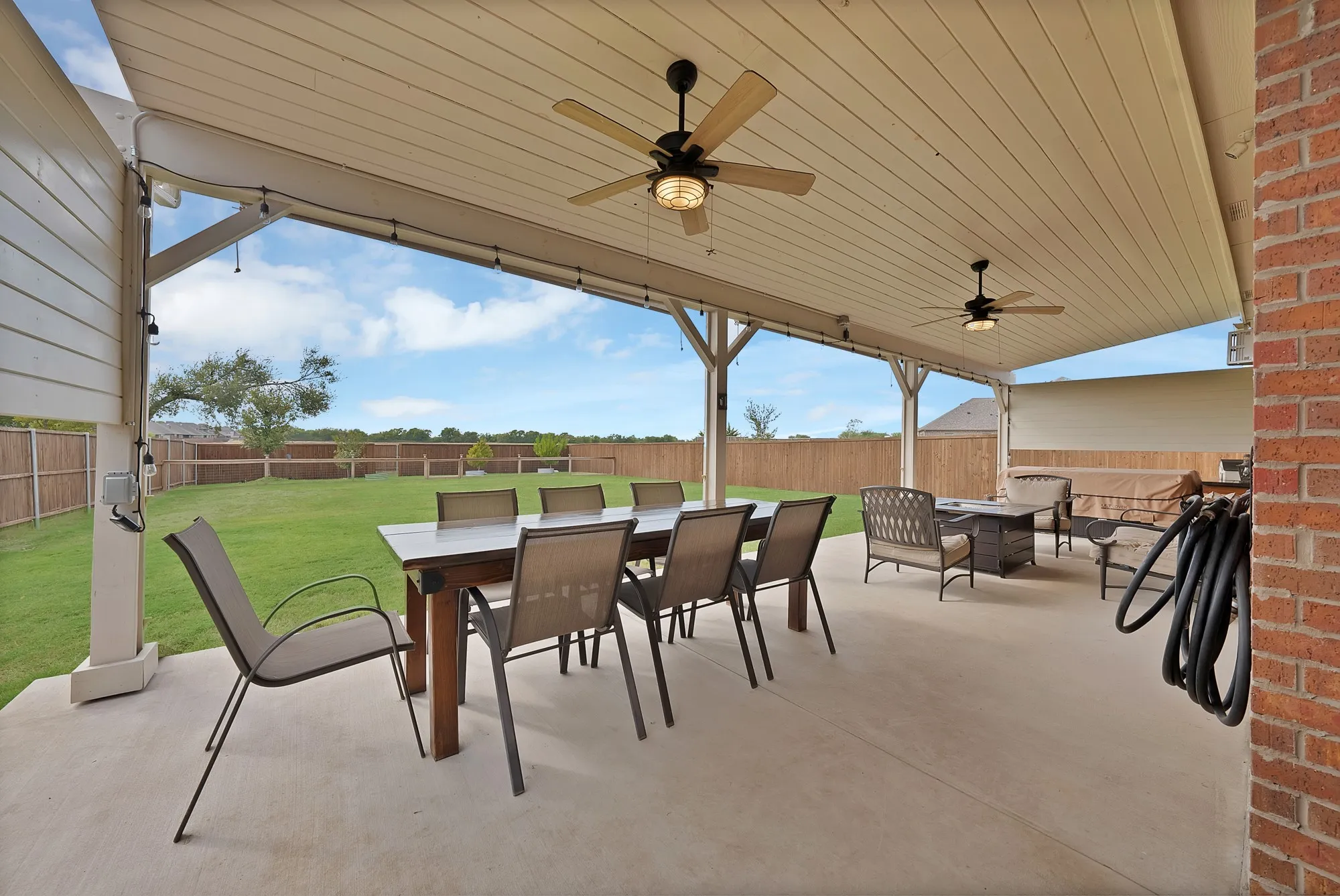 Single Family Residence For Sale in Collin County , 2708 Cain Drive, Anna, Texas 75409, 4 Bedroom, 2 Bathroom, 2 Garage spaces, 2,033 Sqft, built in 2022, mls#21397350, Real Estate Agent in Anna, Homes For Sale in Collin county, Homes For Sale in Anna, Realtor in Anna Texas, Real Estate Brokerage Independent Realty Texas, Luminita Cordes Realtor
