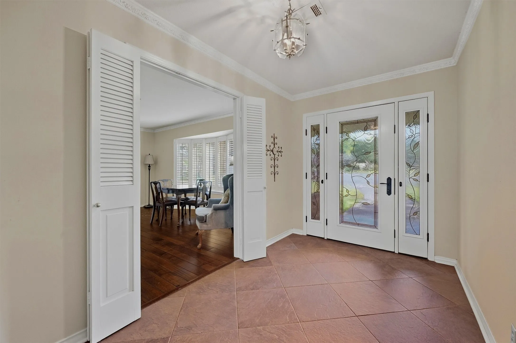 Single Family Residence For Sale in Grayson County , 1609 Lakewood Drive, Sherman, Texas 75092, 3 Bedroom, 3 Bathroom, 3 Garage spaces, 3,434 Sqft, built in 1970, mls#21400477, Real Estate Agent in Sherman, Homes For Sale in Grayson county, Homes For Sale in Sherman, Realtor in Sherman Texas, Real Estate Brokerage Independent Realty Texas, Luminita Cordes Realtor