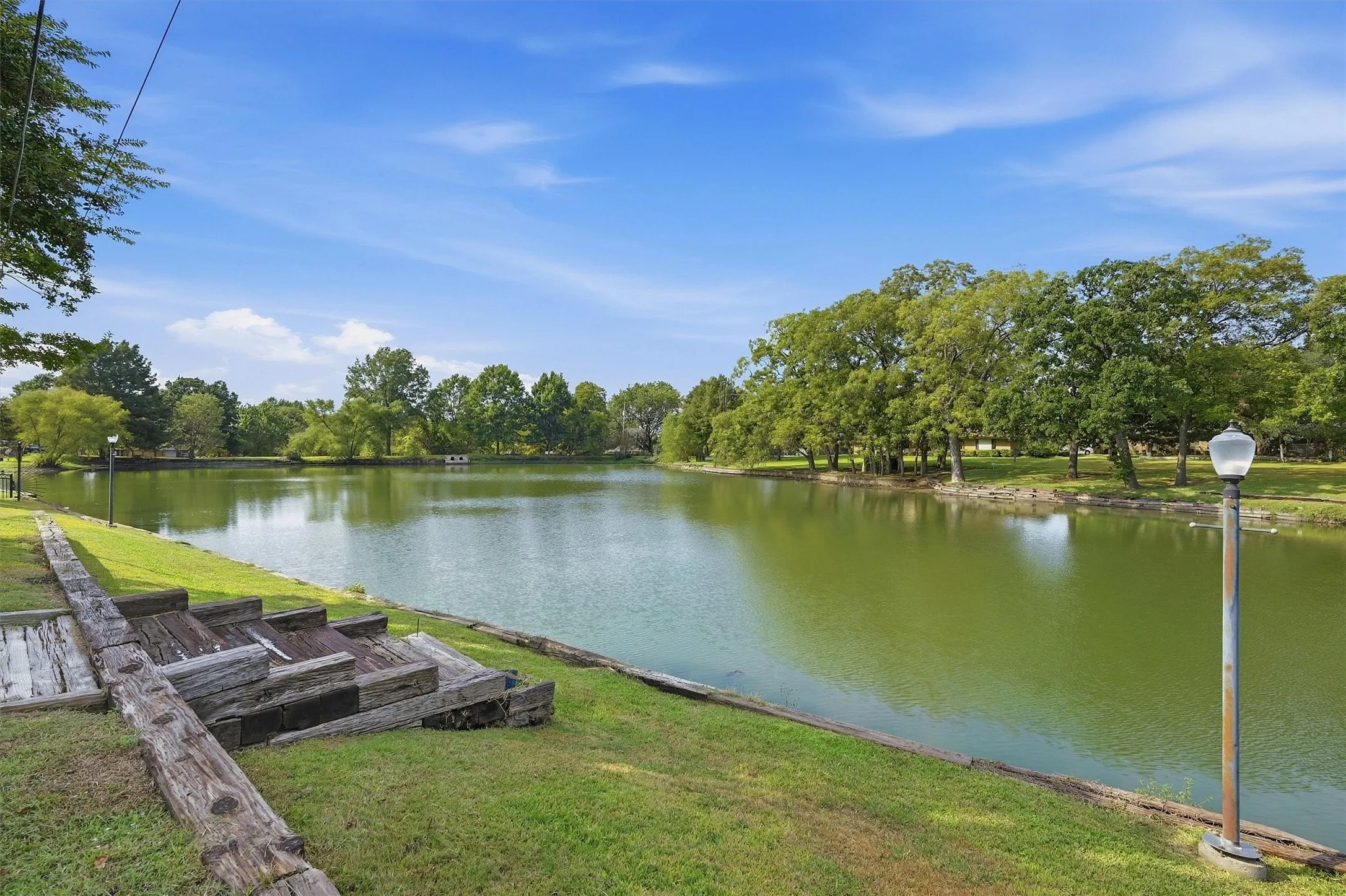 Single Family Residence For Sale in Grayson County , 1609 Lakewood Drive, Sherman, Texas 75092, 3 Bedroom, 3 Bathroom, 3 Garage spaces, 3,434 Sqft, built in 1970, mls#21400477, Real Estate Agent in Sherman, Homes For Sale in Grayson county, Homes For Sale in Sherman, Realtor in Sherman Texas, Real Estate Brokerage Independent Realty Texas, Luminita Cordes Realtor