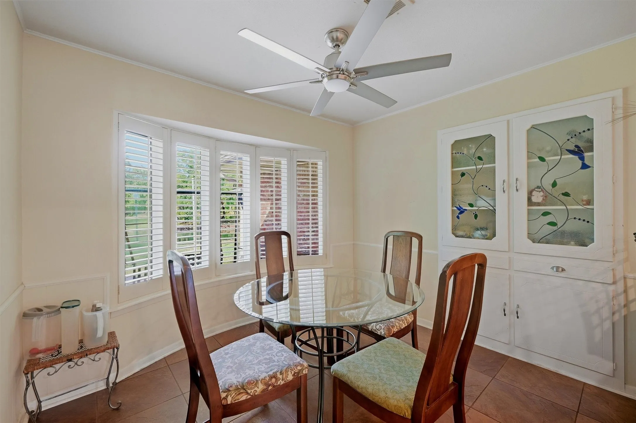 Single Family Residence For Sale in Grayson County , 1609 Lakewood Drive, Sherman, Texas 75092, 3 Bedroom, 3 Bathroom, 3 Garage spaces, 3,434 Sqft, built in 1970, mls#21400477, Real Estate Agent in Sherman, Homes For Sale in Grayson county, Homes For Sale in Sherman, Realtor in Sherman Texas, Real Estate Brokerage Independent Realty Texas, Luminita Cordes Realtor